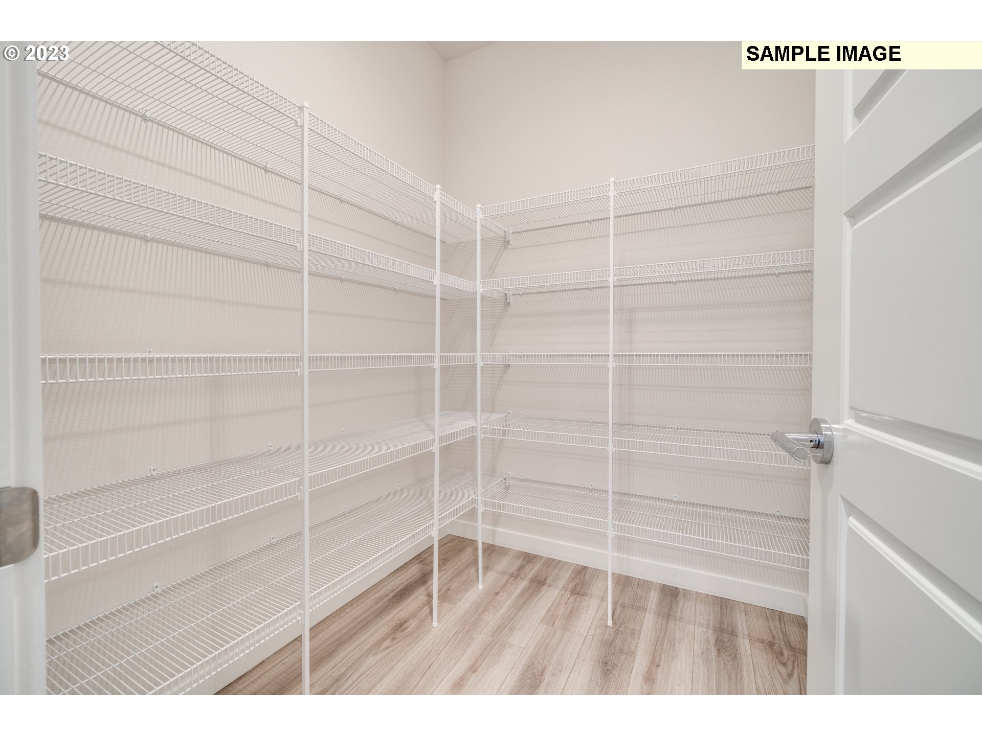 1999 NE Currin Creek DR