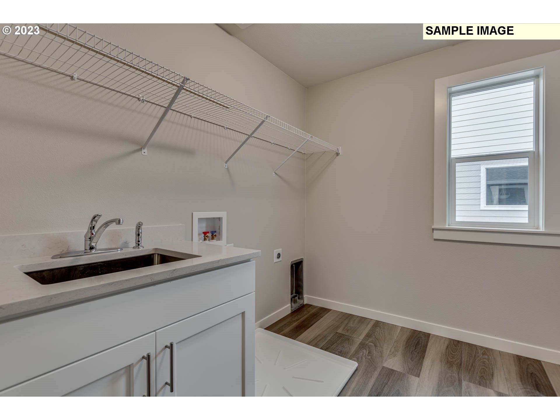 1999 NE Currin Creek DR