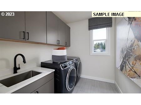 1999 NE Currin Creek DR