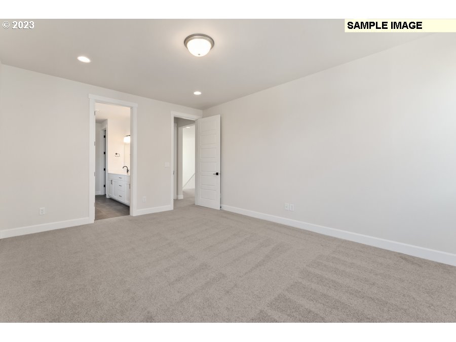 1999 NE Currin Creek DR