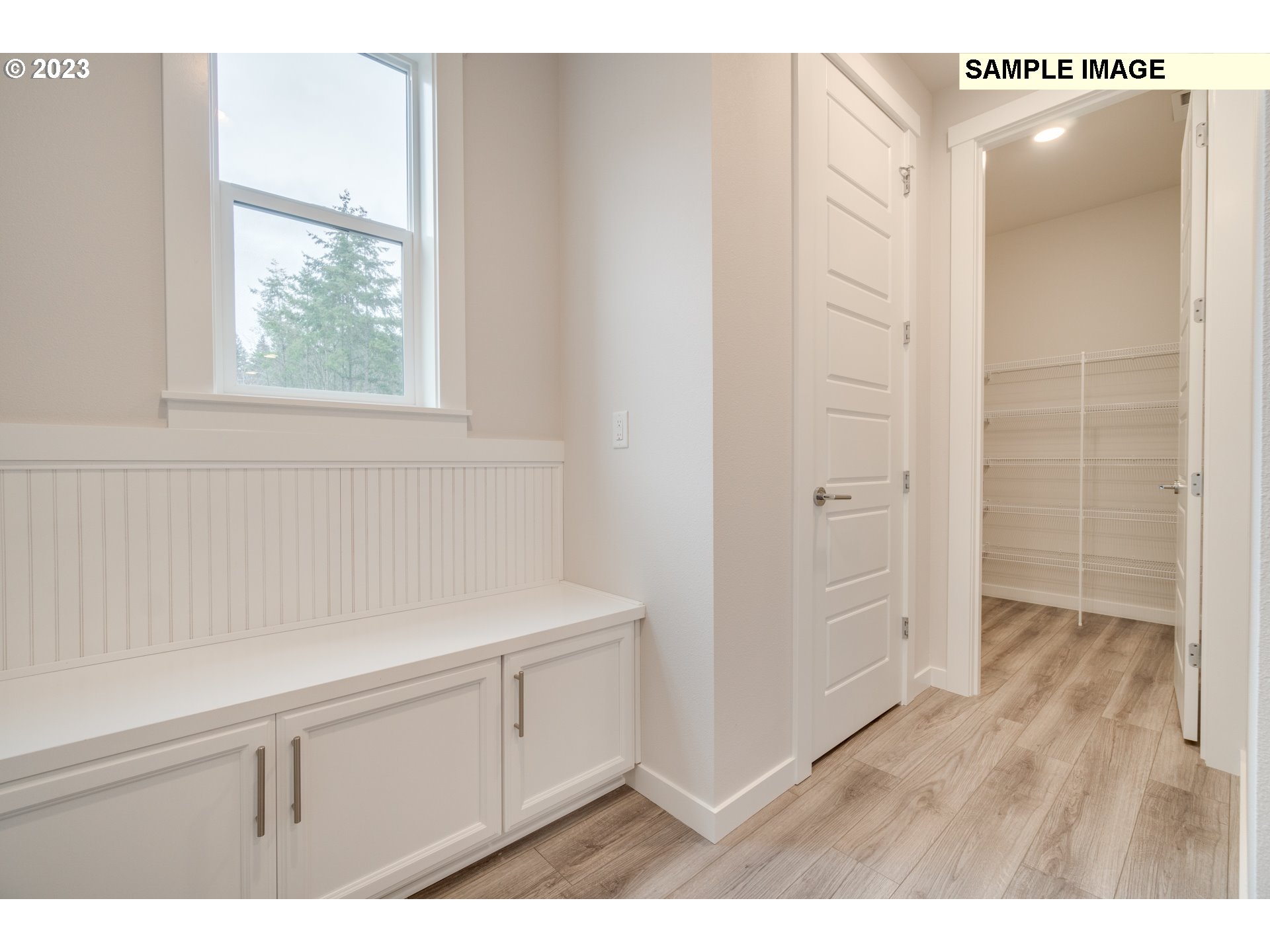 1999 NE Currin Creek DR