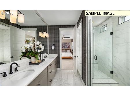 1999 NE Currin Creek DR