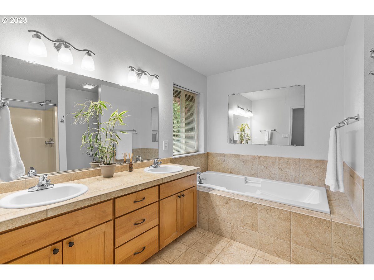 403 SE MOUNTAIN VIEW RD