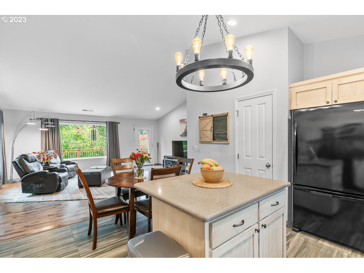 403 SE MOUNTAIN VIEW RD