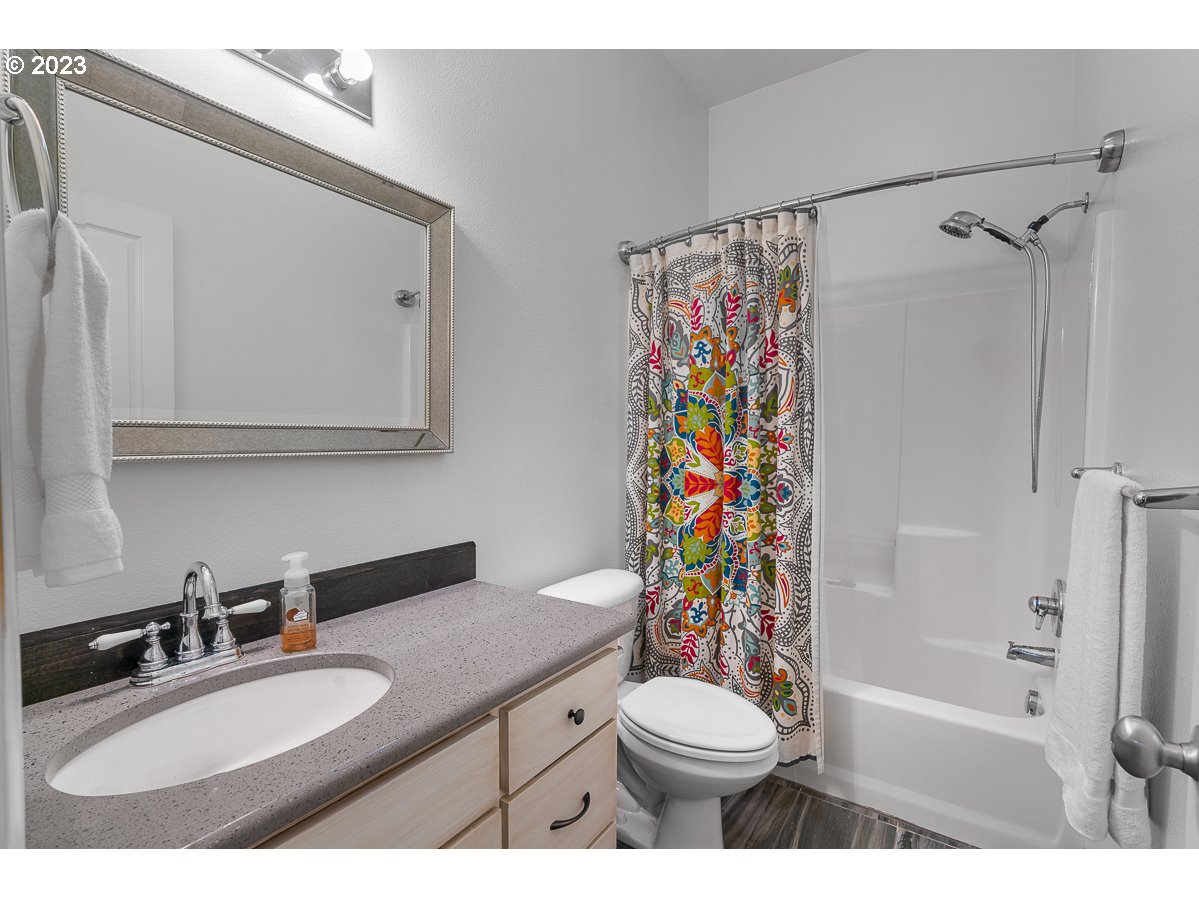 403 SE MOUNTAIN VIEW RD