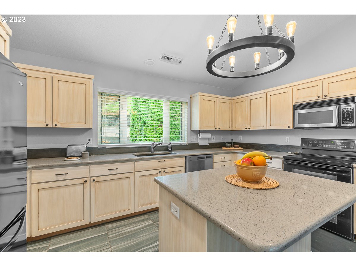 403 SE MOUNTAIN VIEW RD