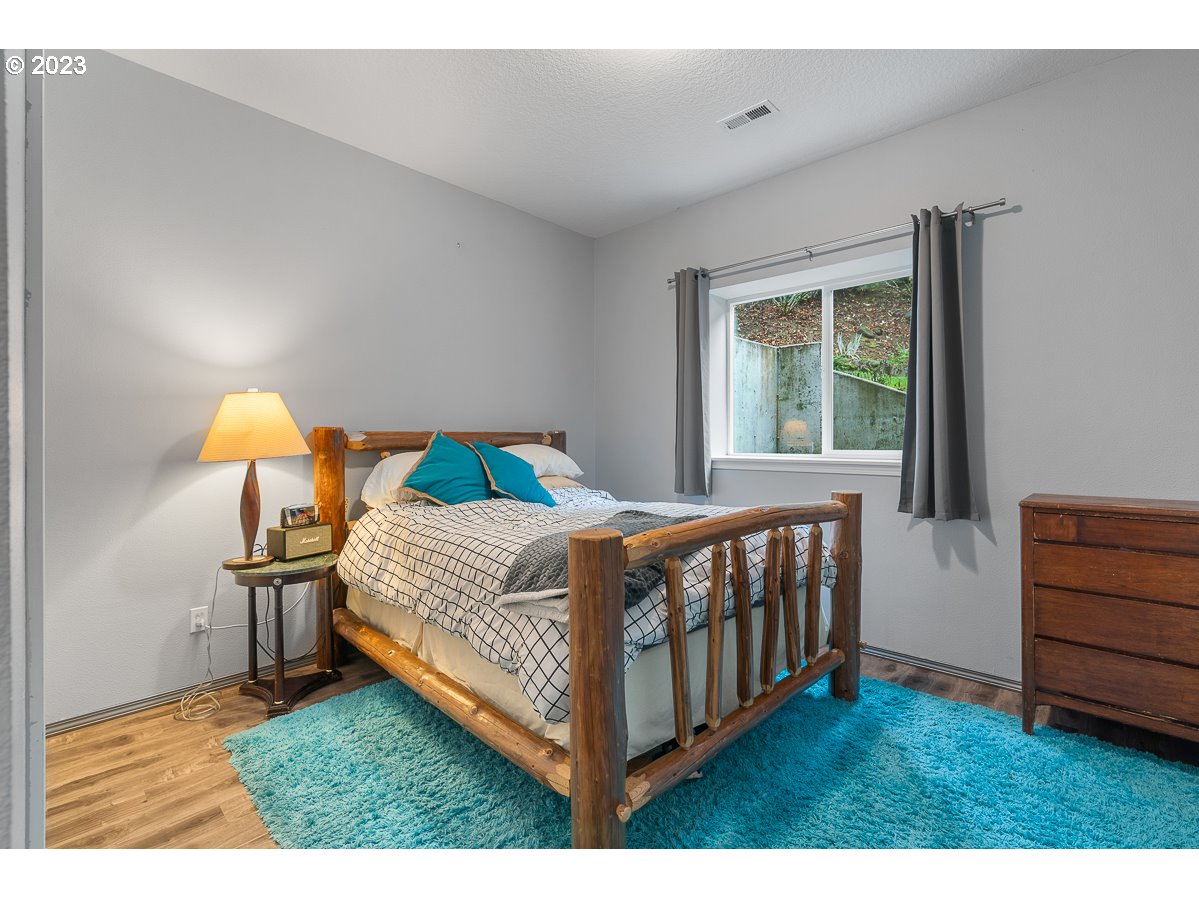 403 SE MOUNTAIN VIEW RD