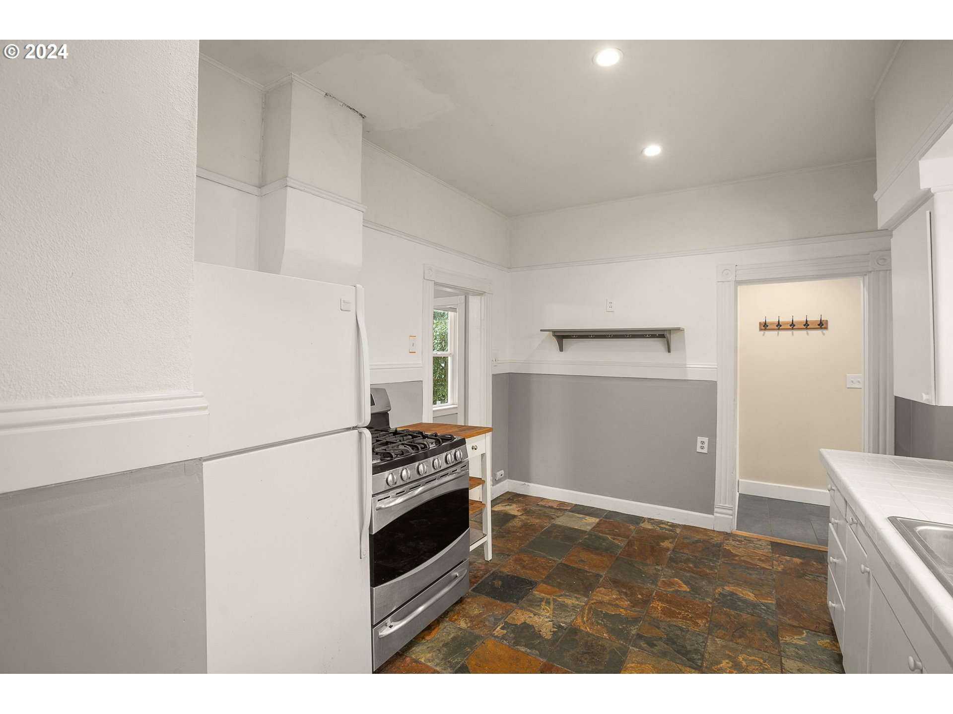 903 NE ROSA PARKS WAY