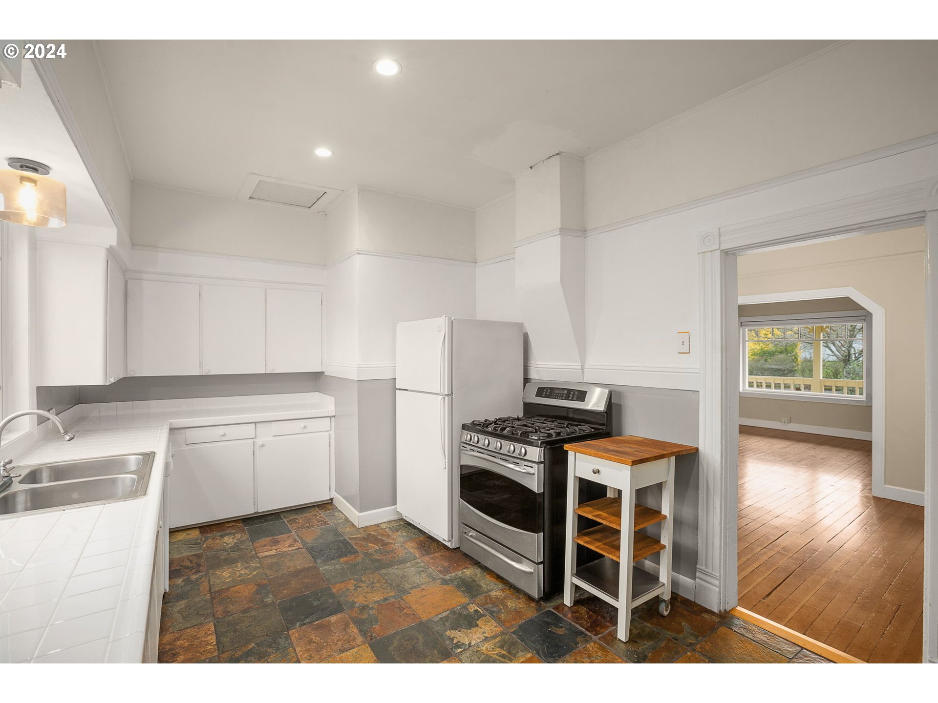 903 NE ROSA PARKS WAY