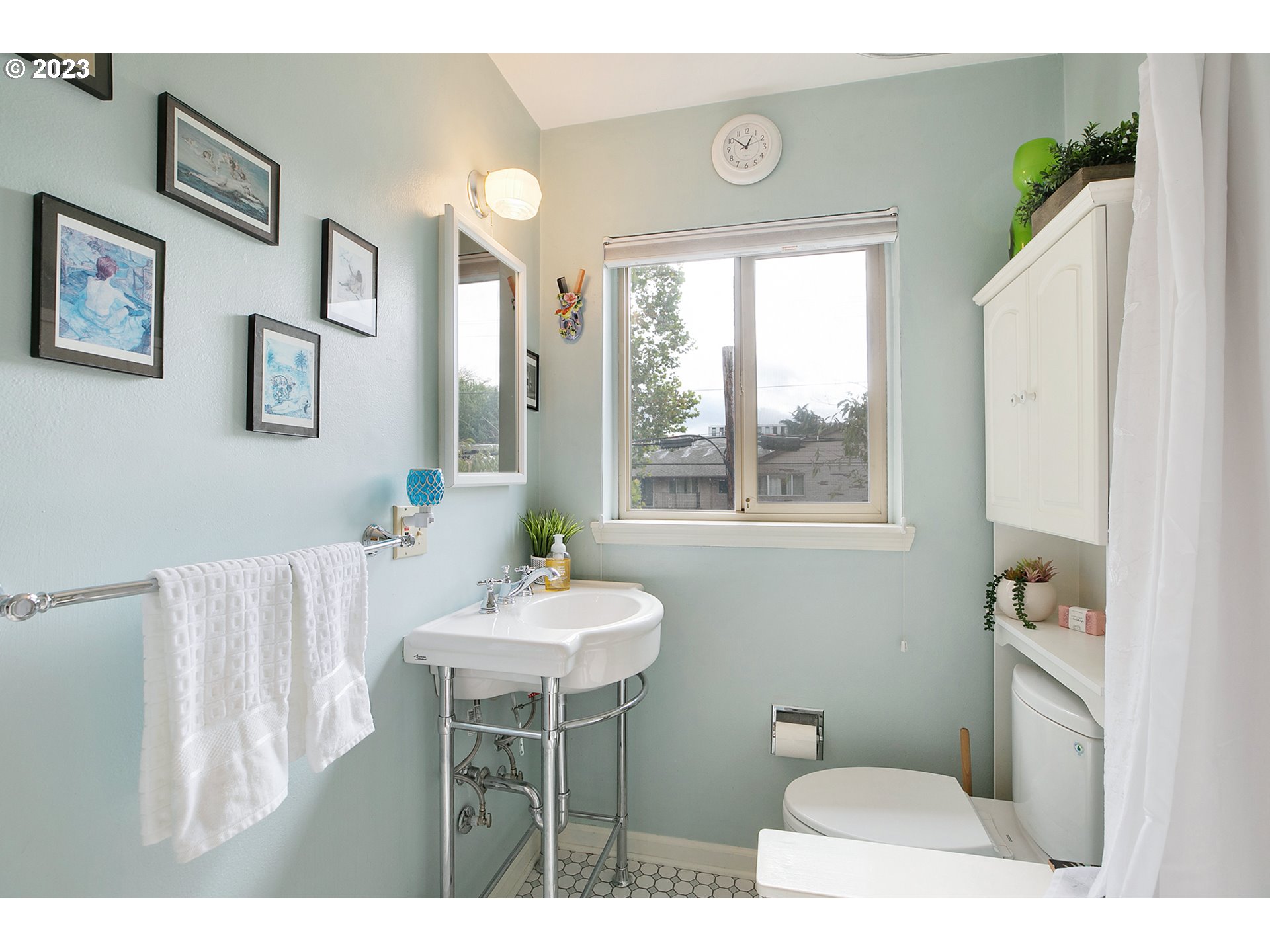 2031 NE CLACKAMAS ST Unit: 14