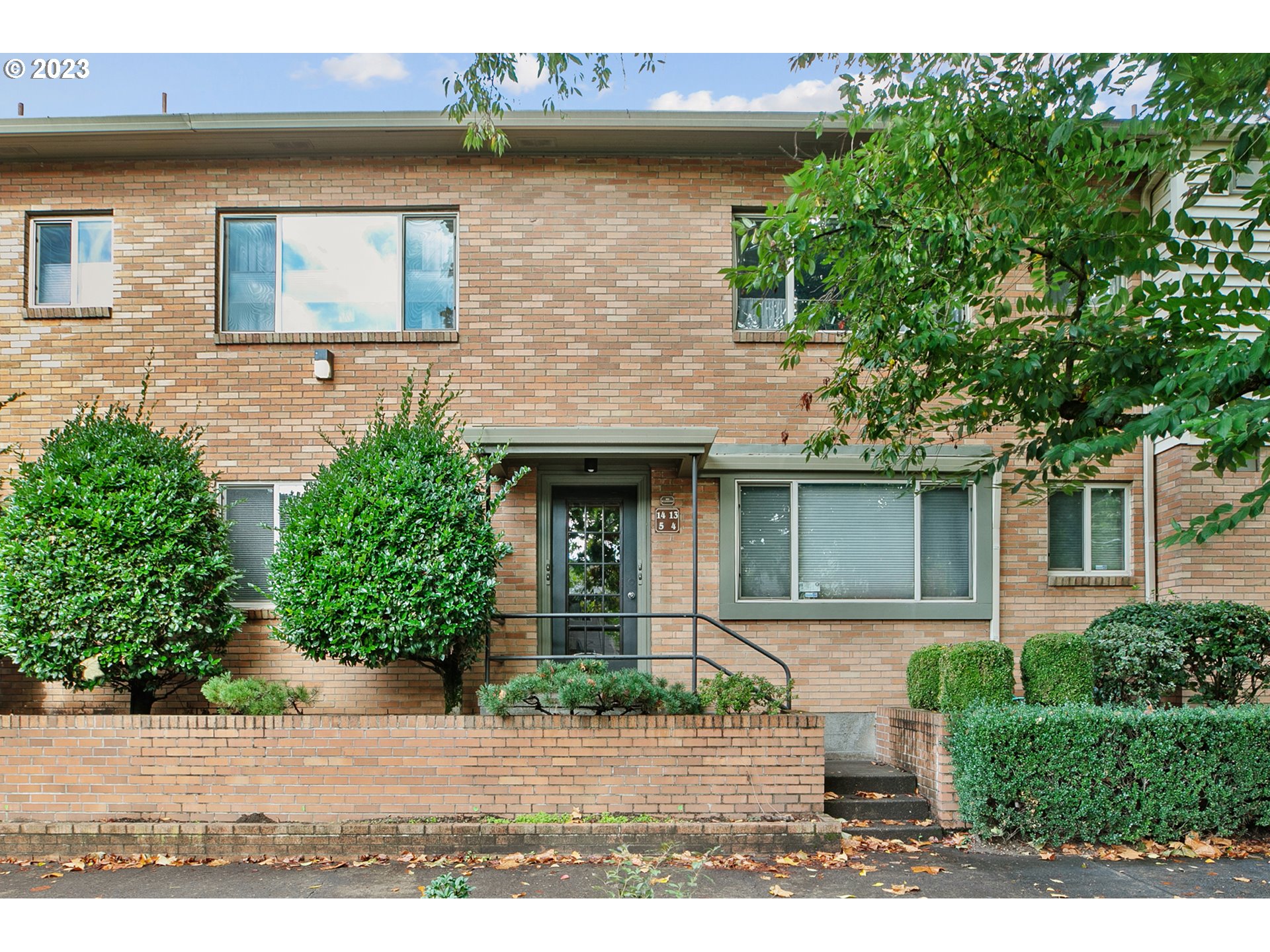 2031 NE CLACKAMAS ST Unit: 14