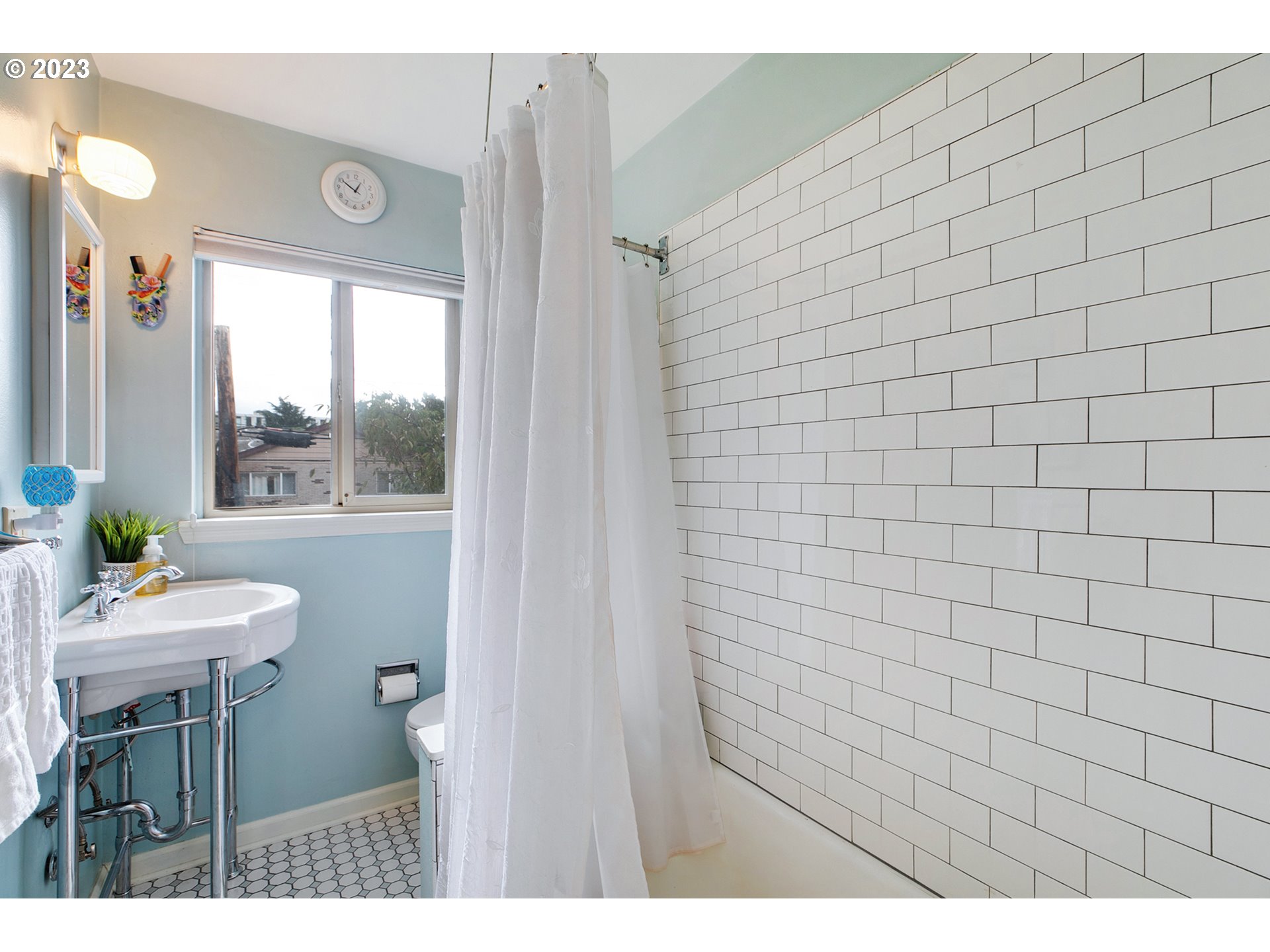 2031 NE CLACKAMAS ST Unit: 14