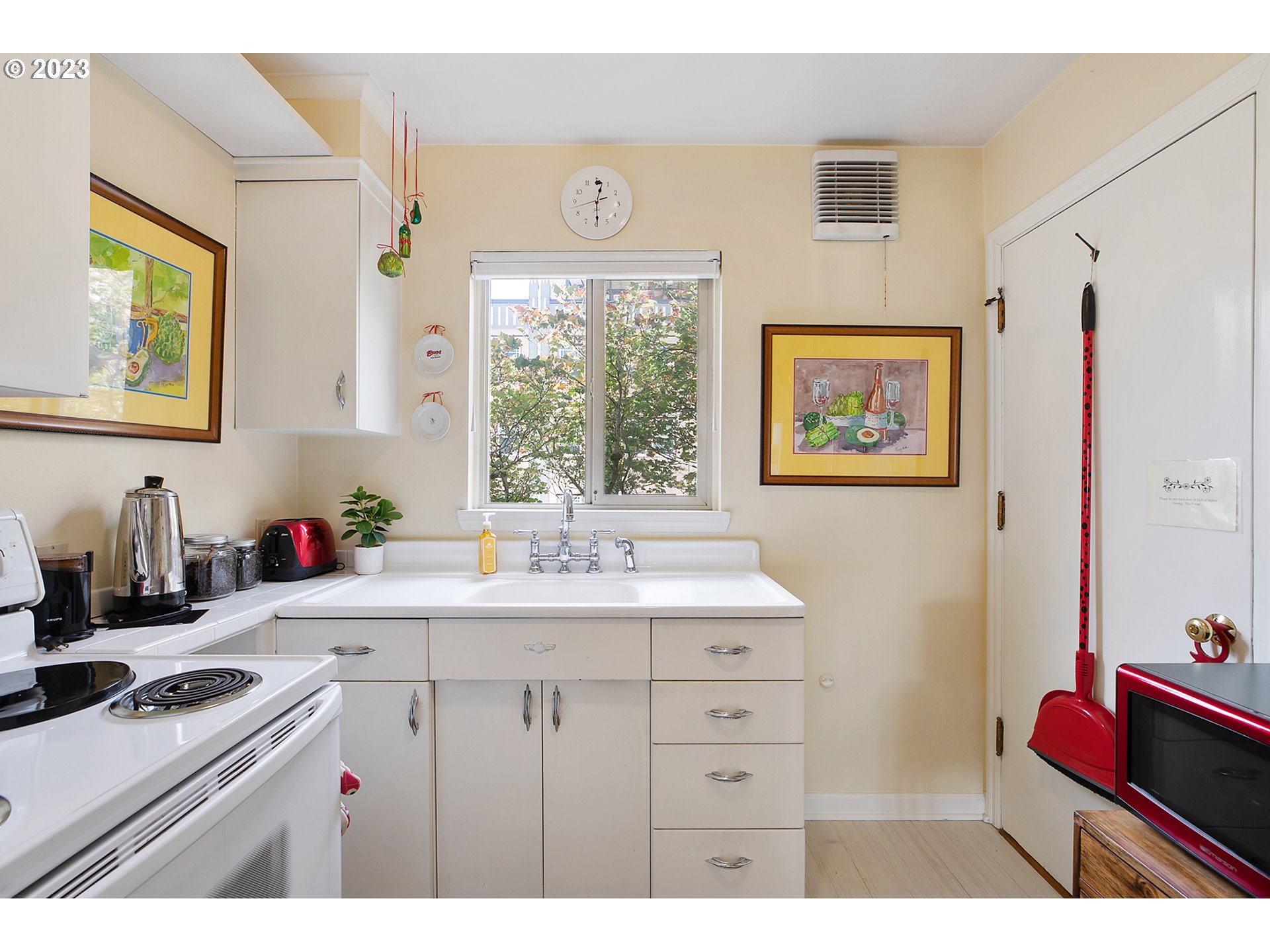 2031 NE CLACKAMAS ST Unit: 14