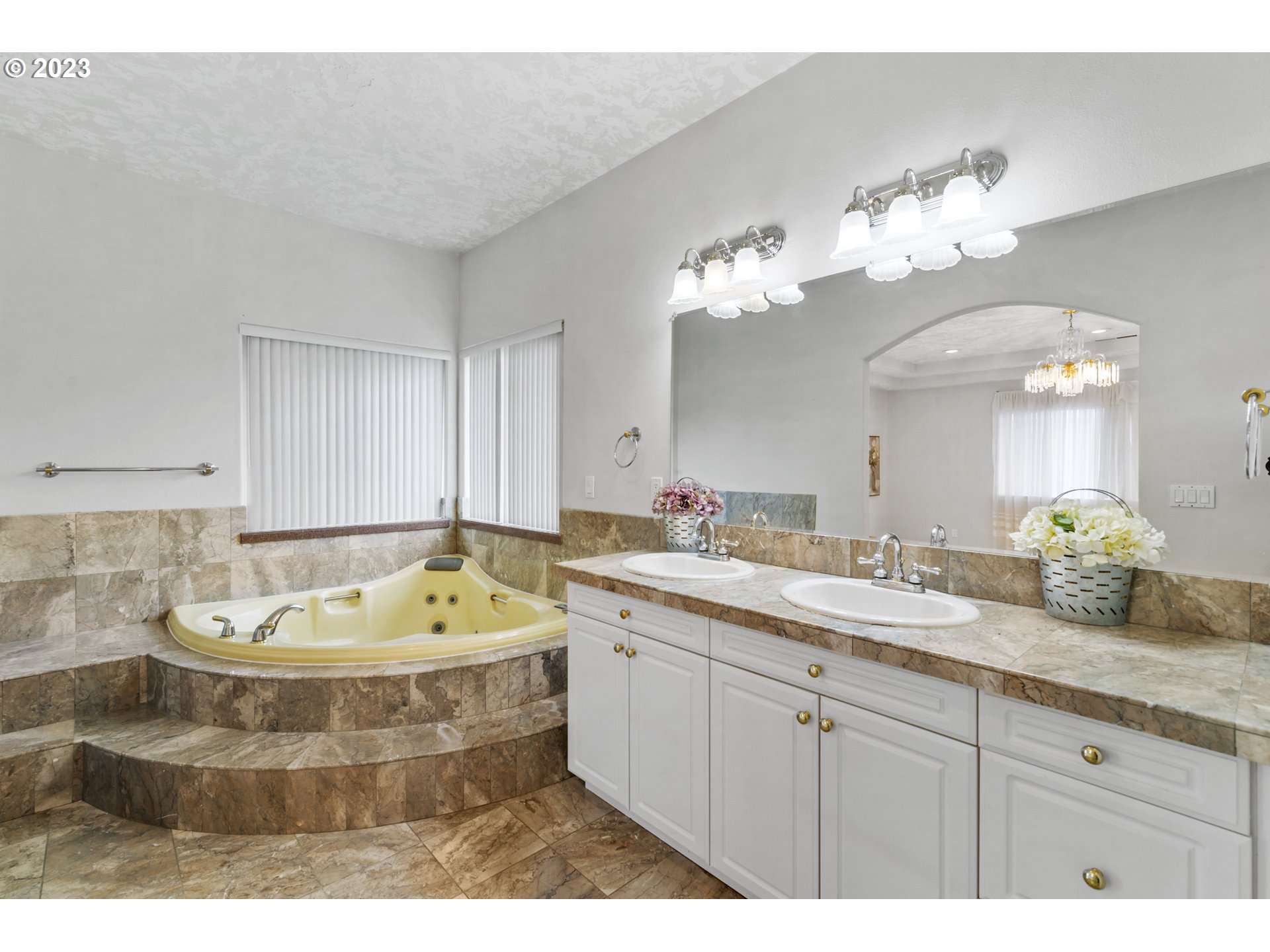 16423 SE MEADOWLAND CT