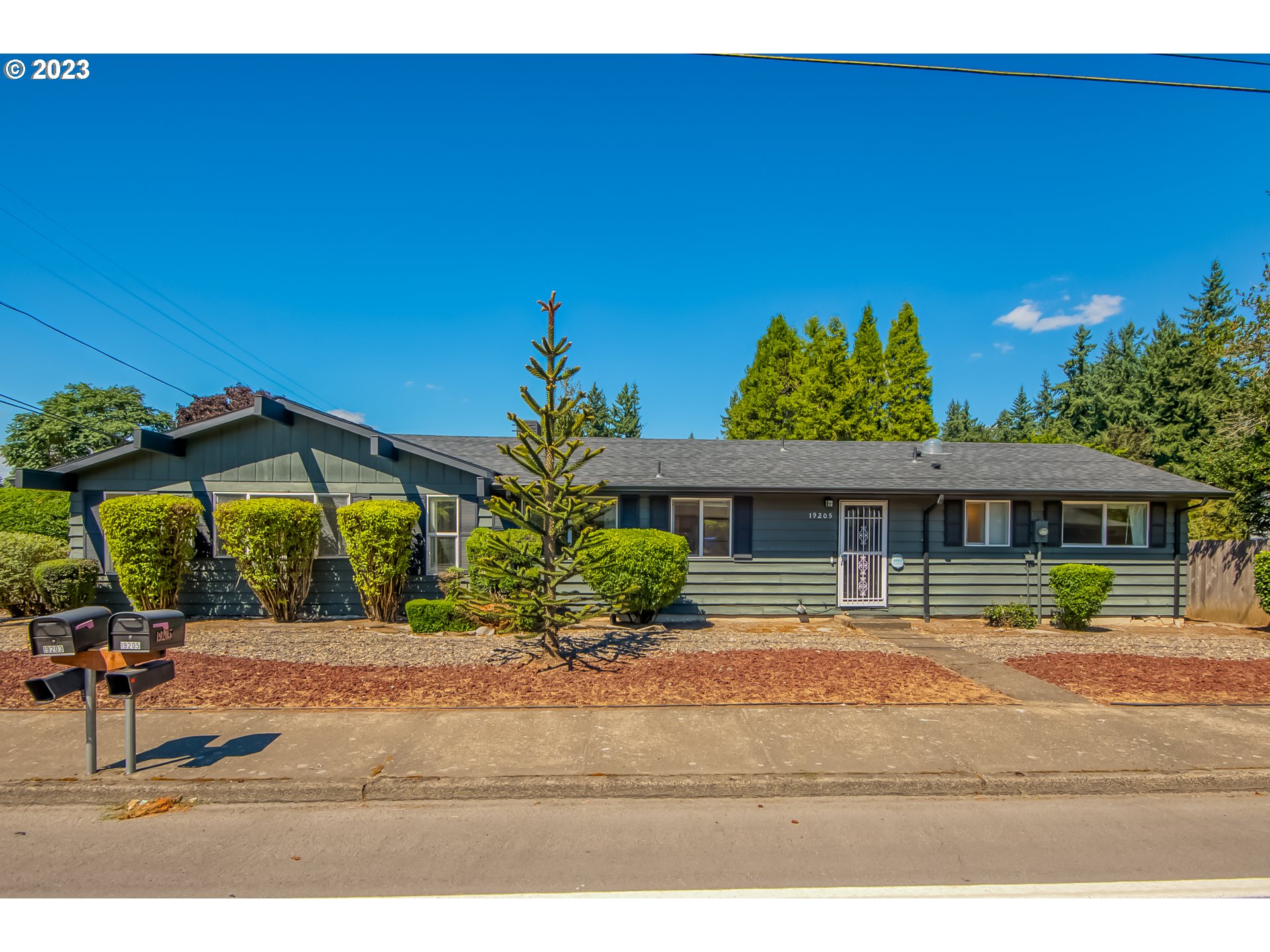 19203 NE GLISAN ST