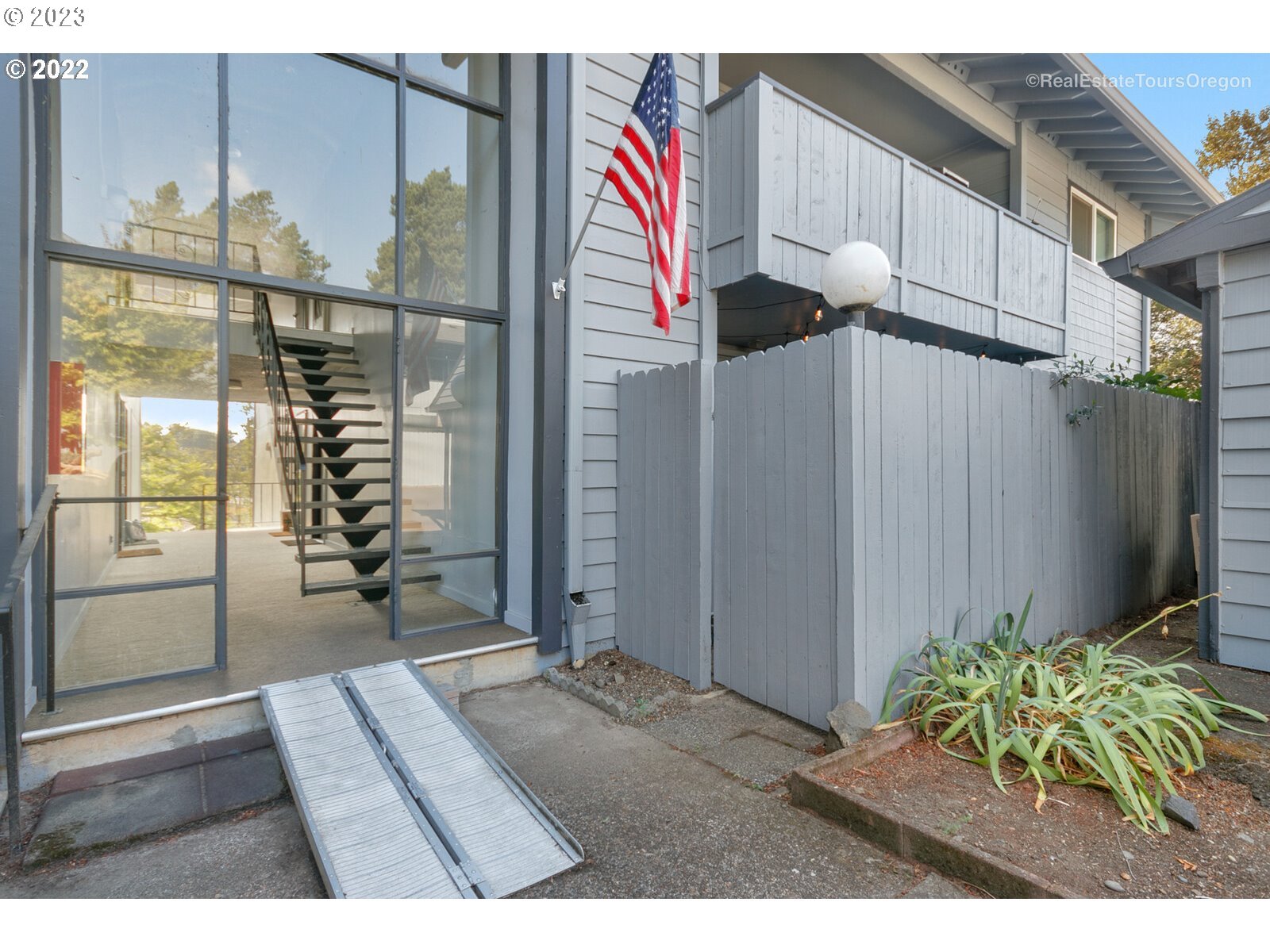 16850 SW GLENEAGLE DR 14B