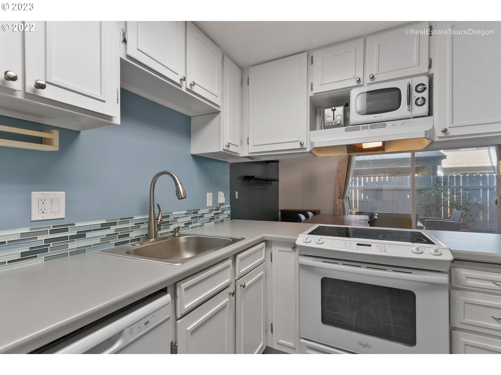 16850 SW GLENEAGLE DR 14B