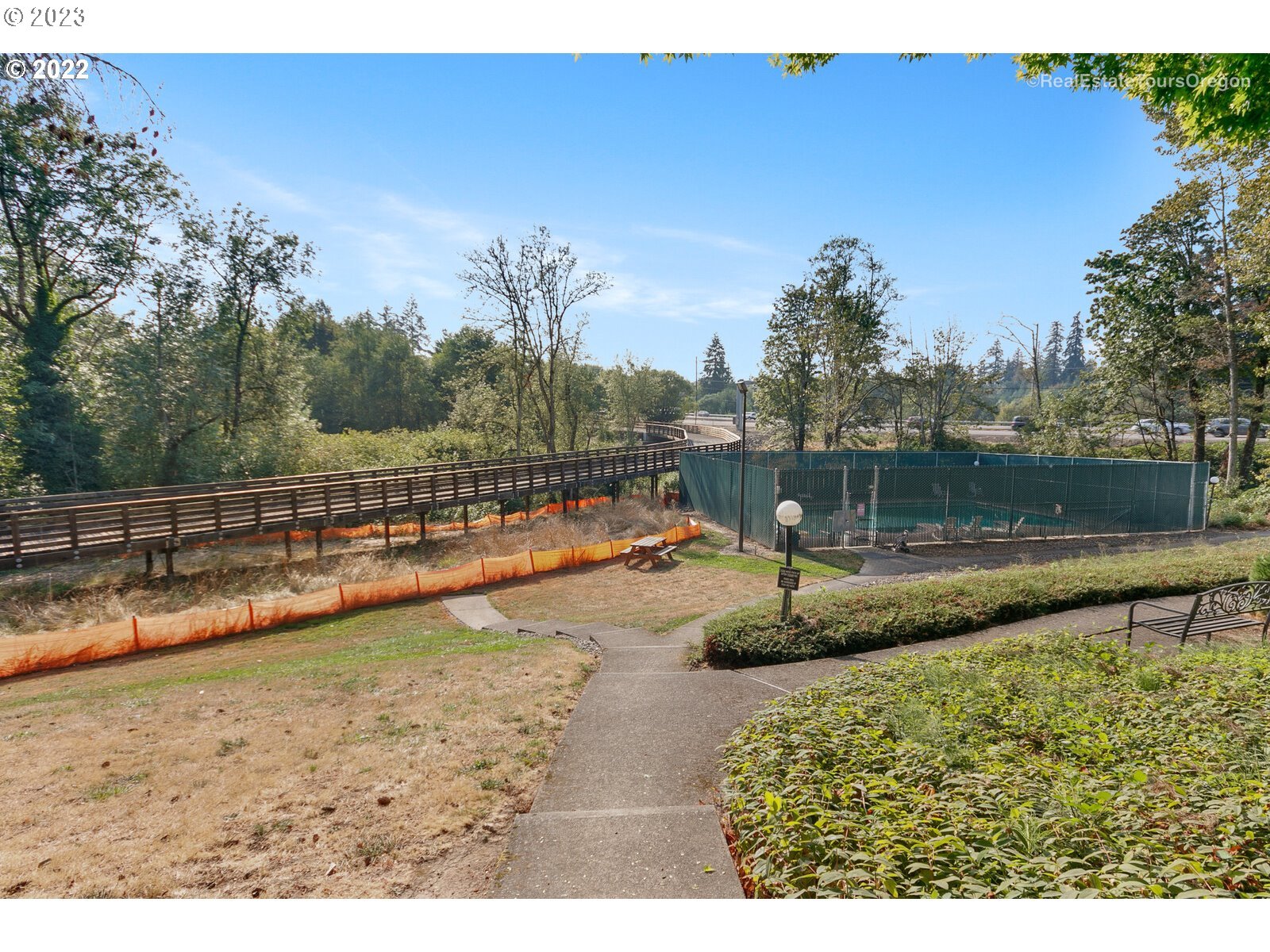 16850 SW GLENEAGLE DR 14B