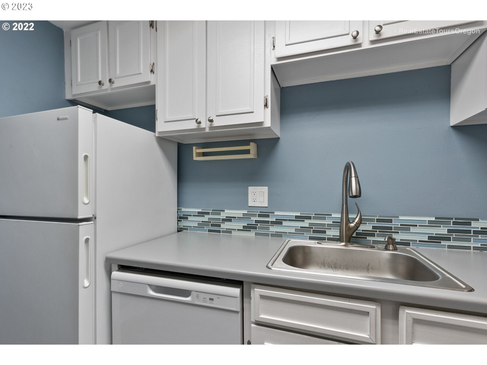 16850 SW GLENEAGLE DR 14B