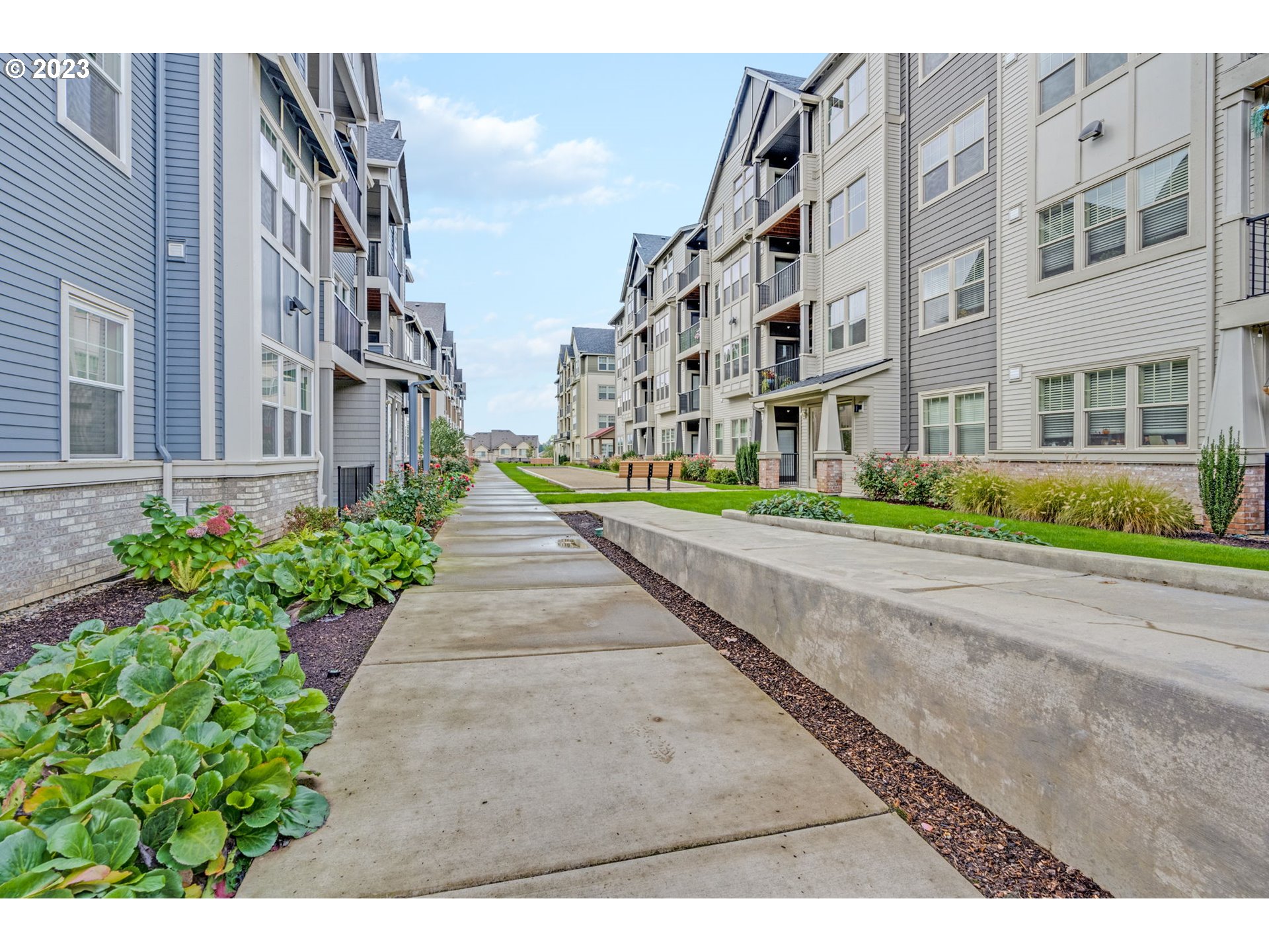 17149 SW SNOWDALE ST Unit: 101