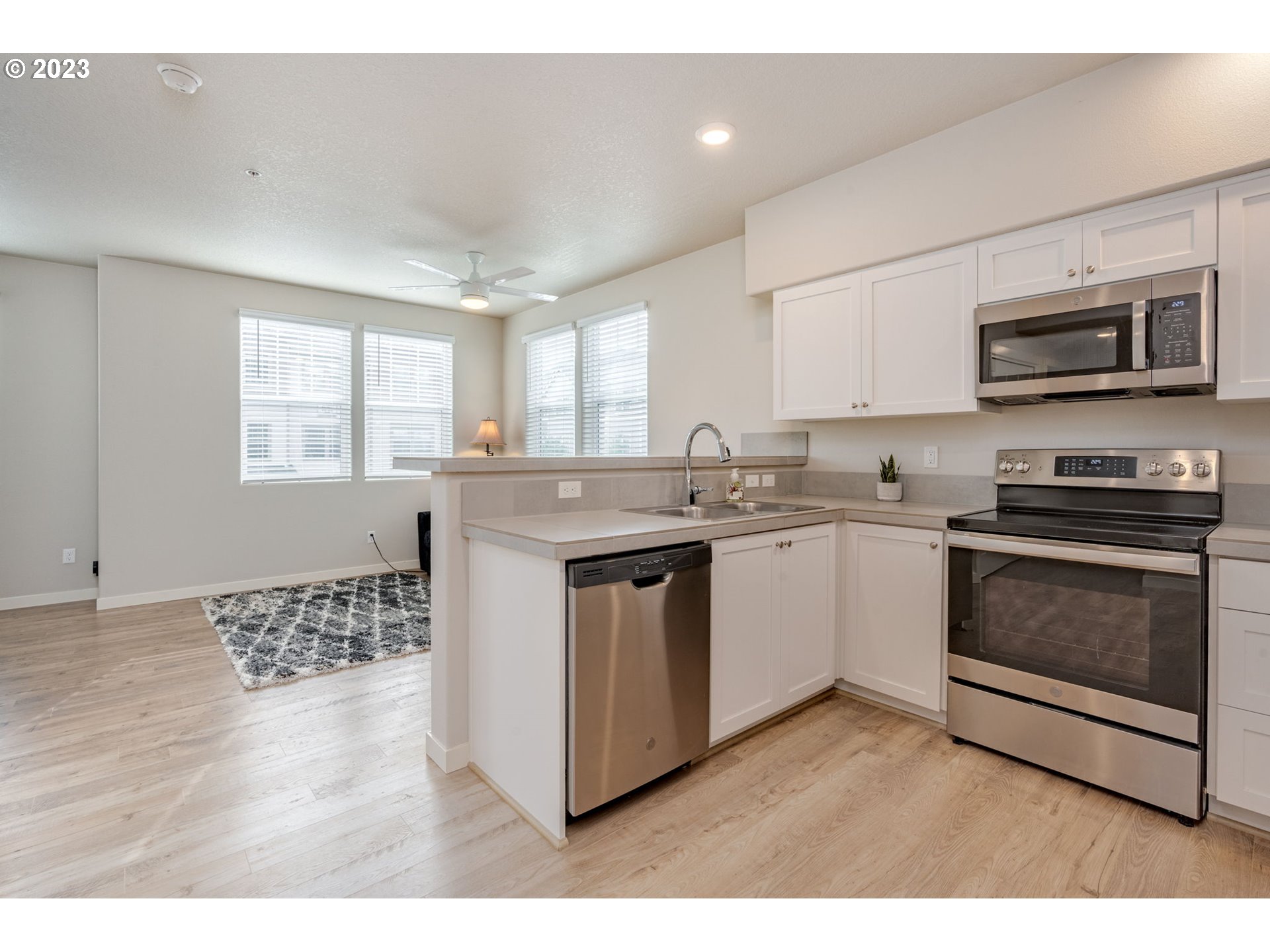 17149 SW SNOWDALE ST Unit: 101