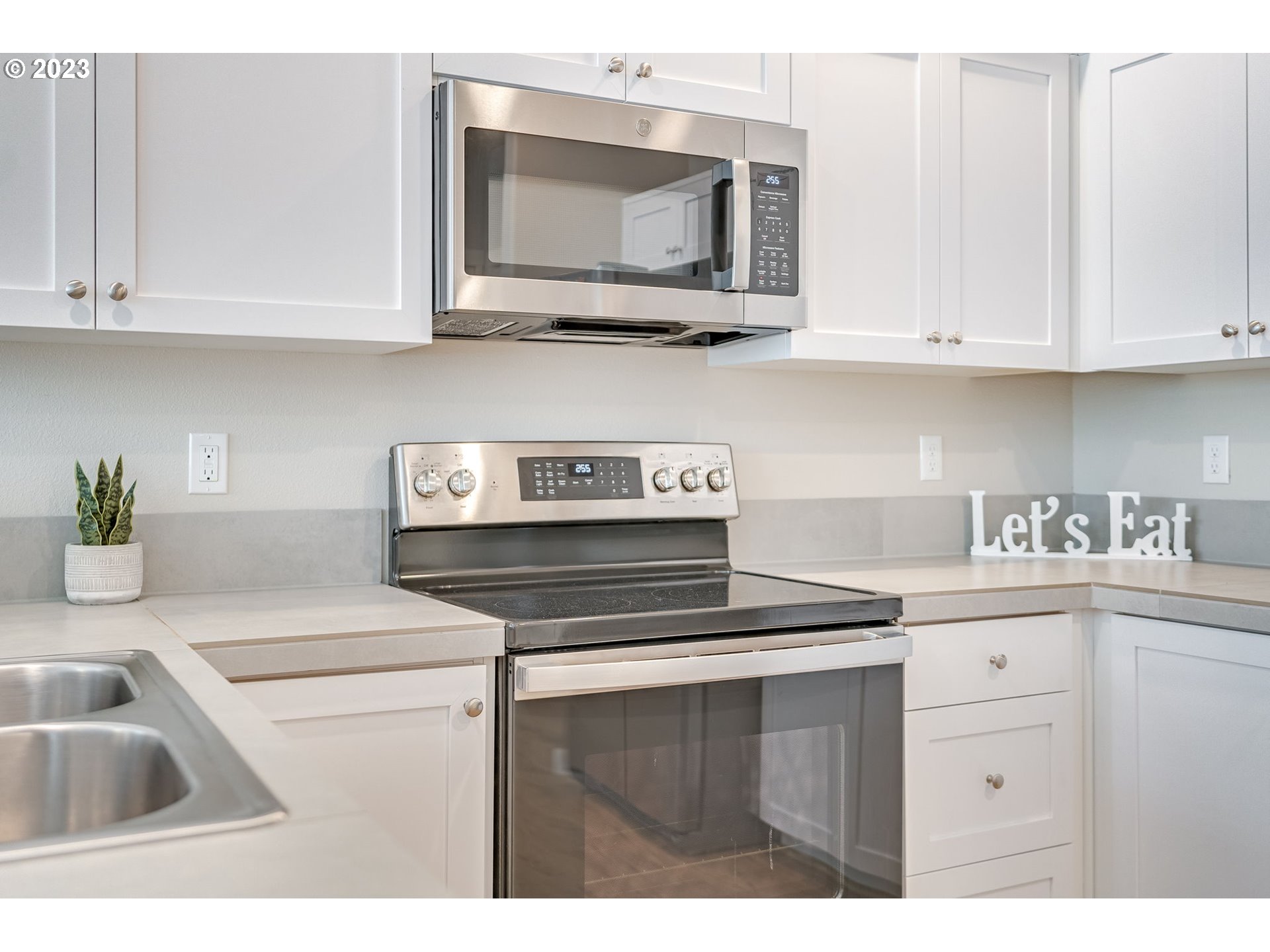 17149 SW SNOWDALE ST Unit: 101