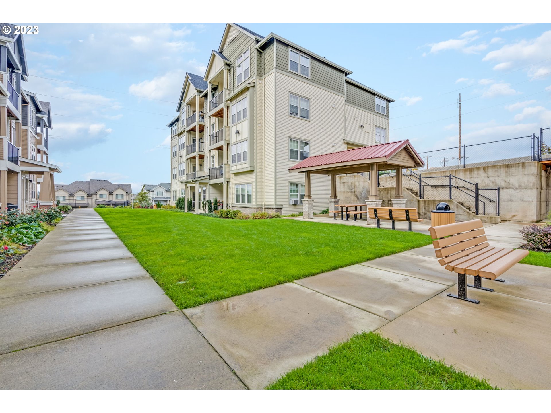 17149 SW SNOWDALE ST Unit: 101