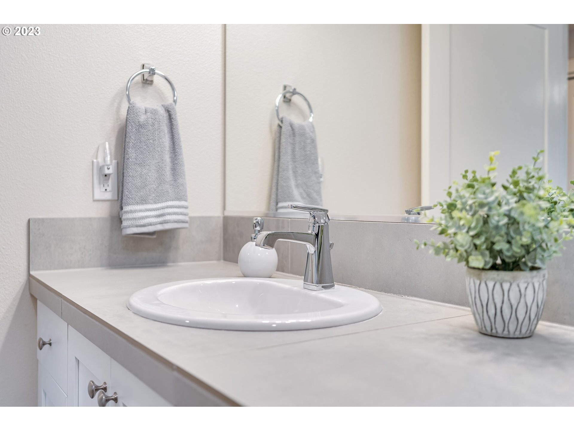 17149 SW SNOWDALE ST Unit: 101