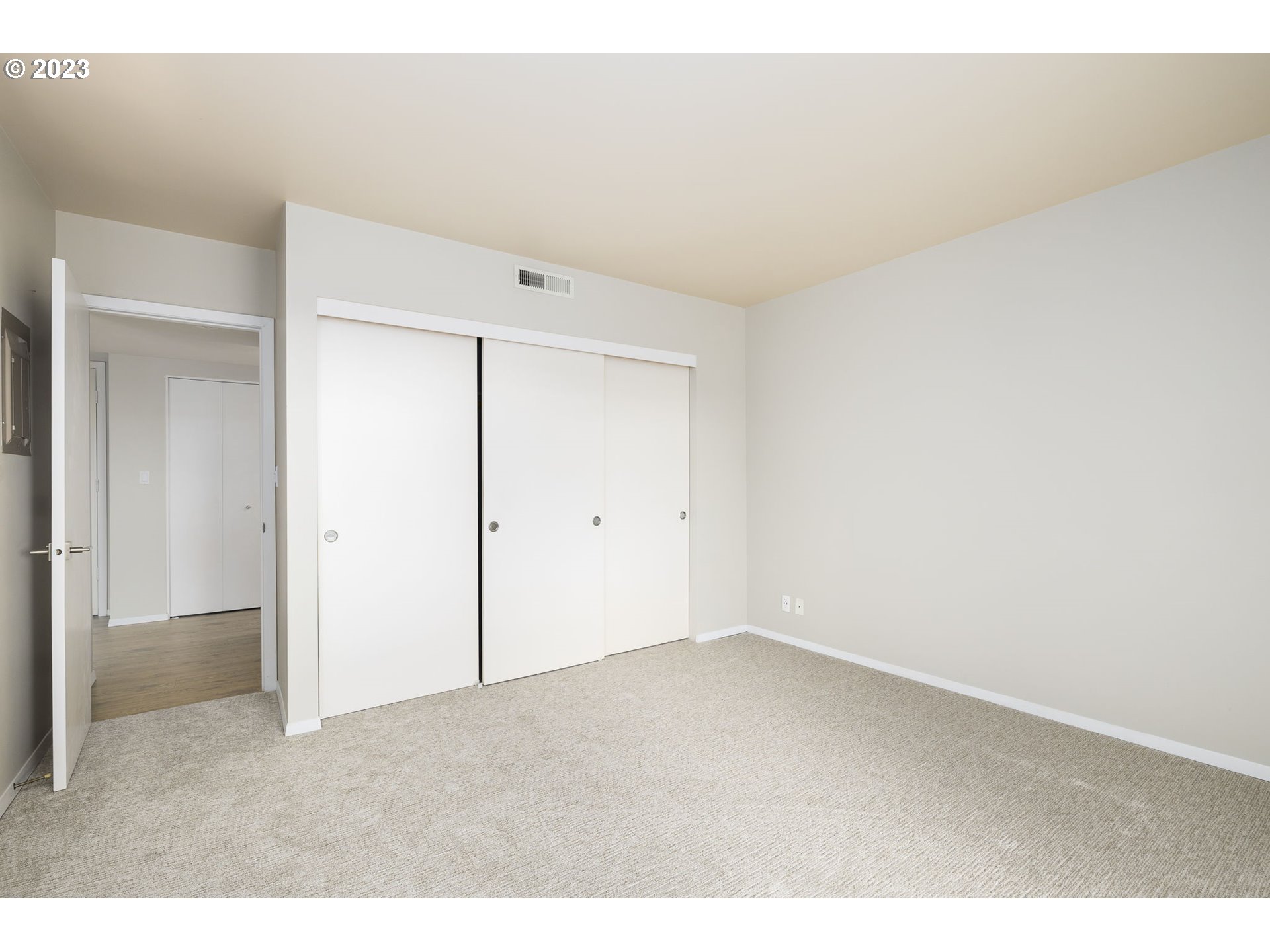 6645 W BURNSIDE RD 543