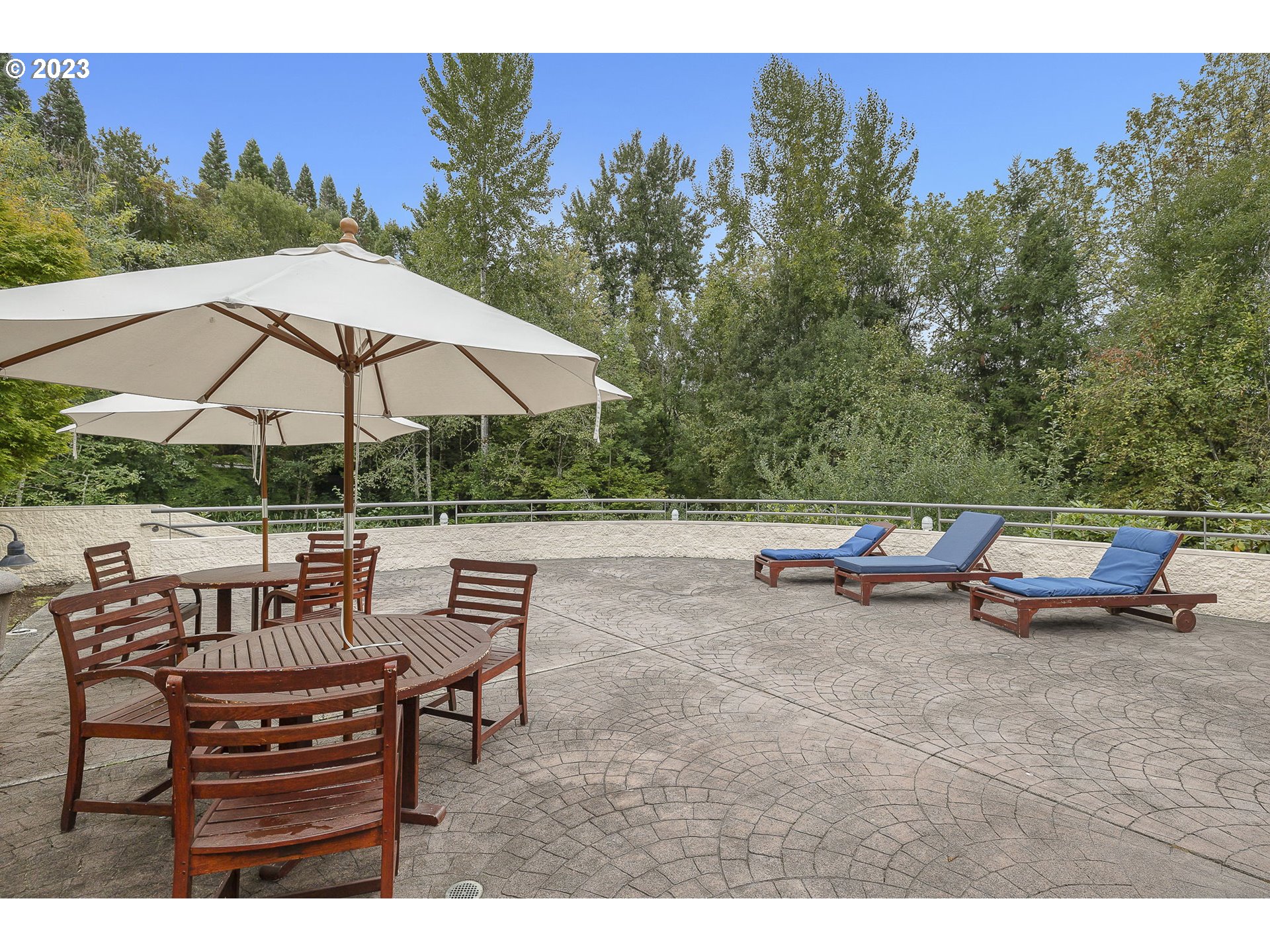 6645 W BURNSIDE RD 543