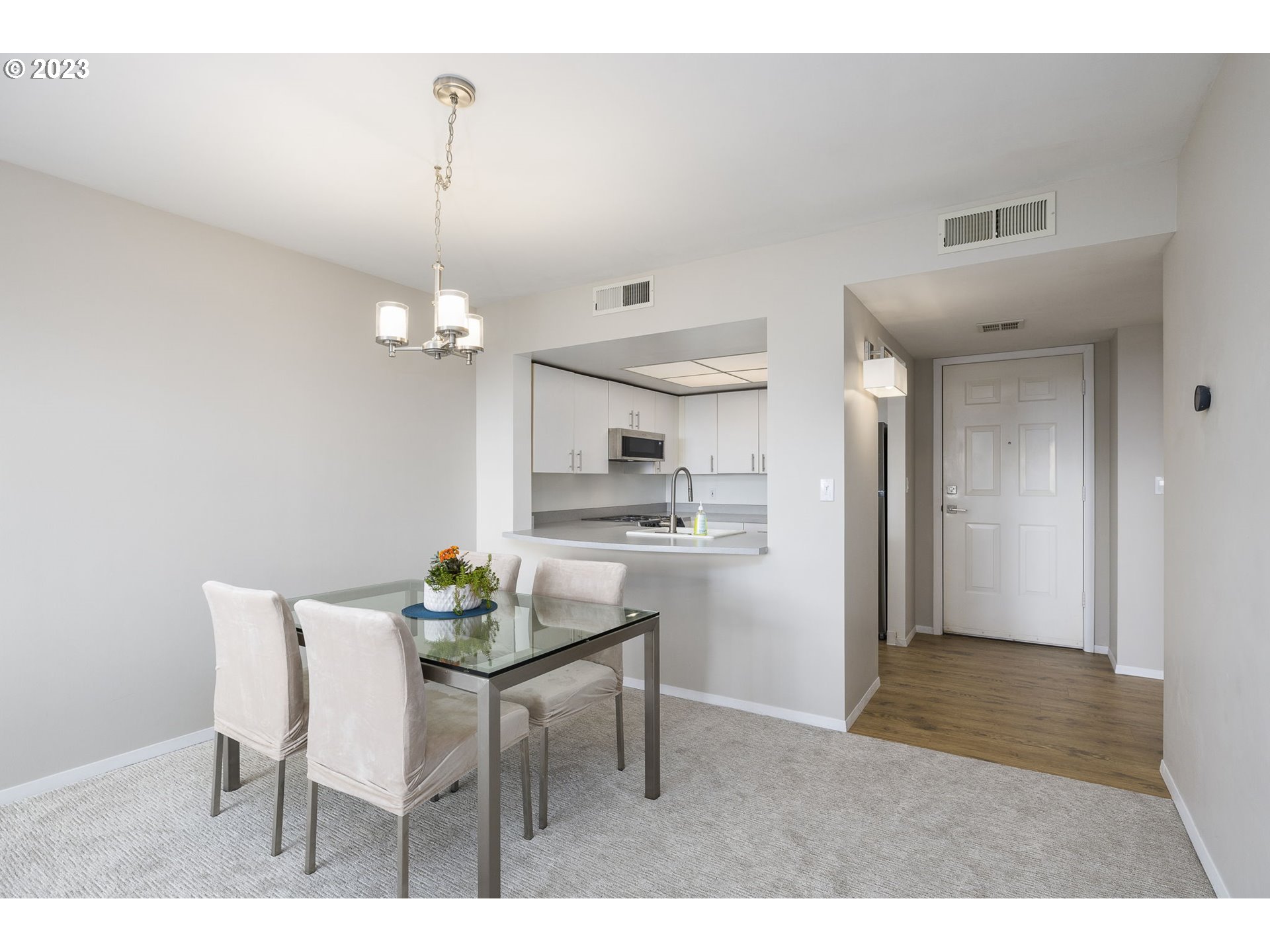 6645 W BURNSIDE RD 543