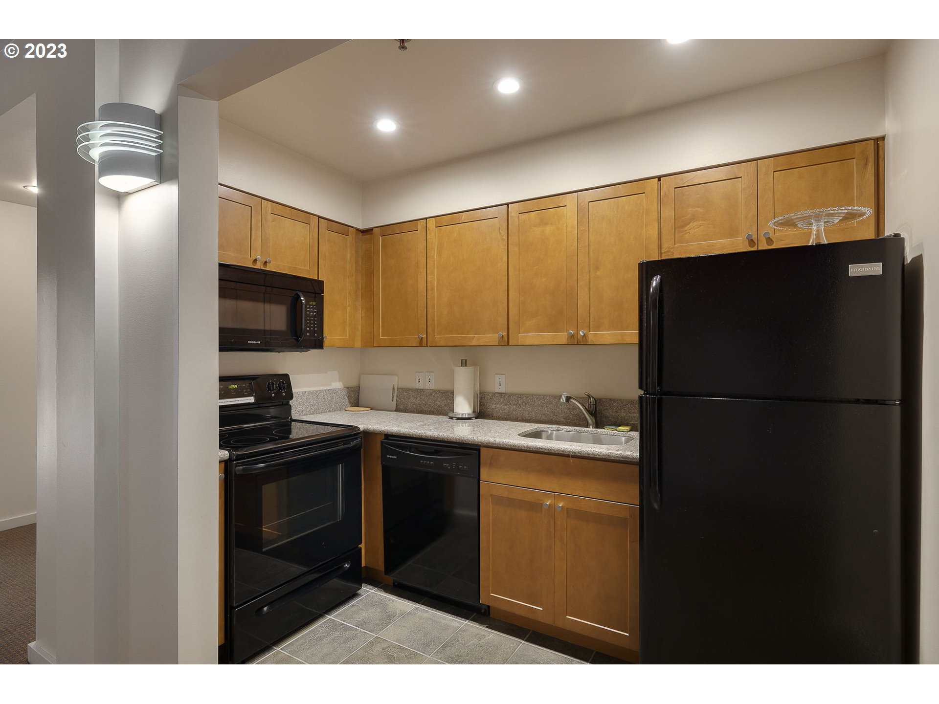 6645 W BURNSIDE RD 543