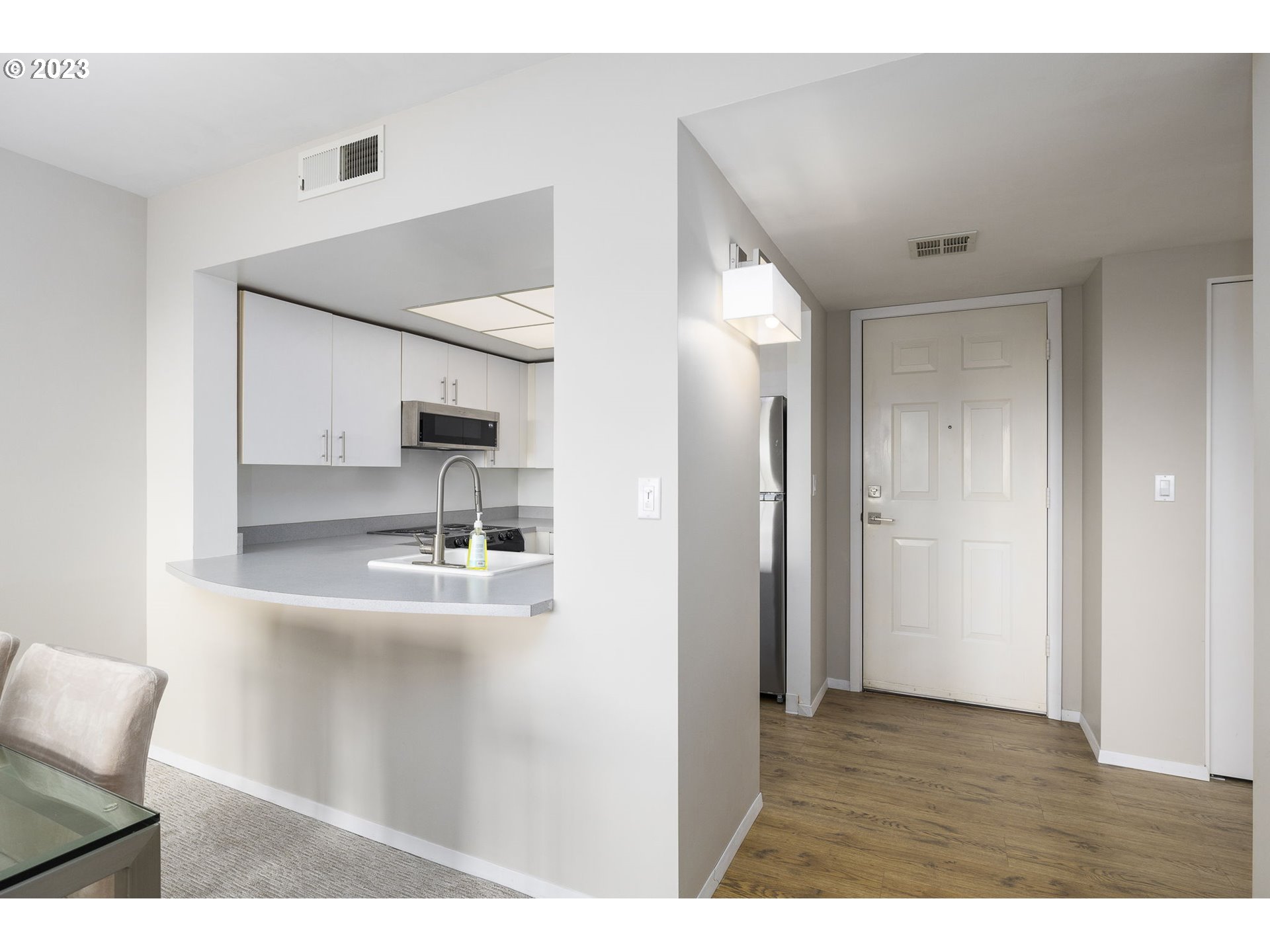 6645 W BURNSIDE RD 543