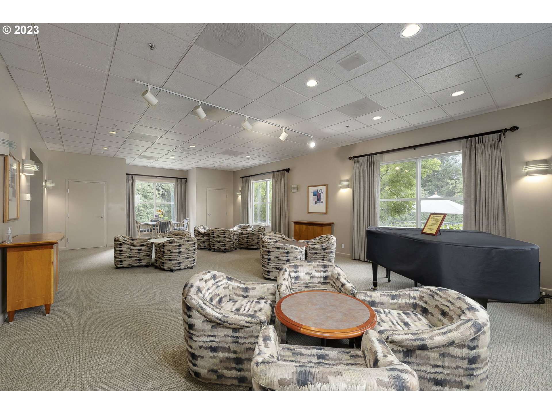 6645 W BURNSIDE RD 543