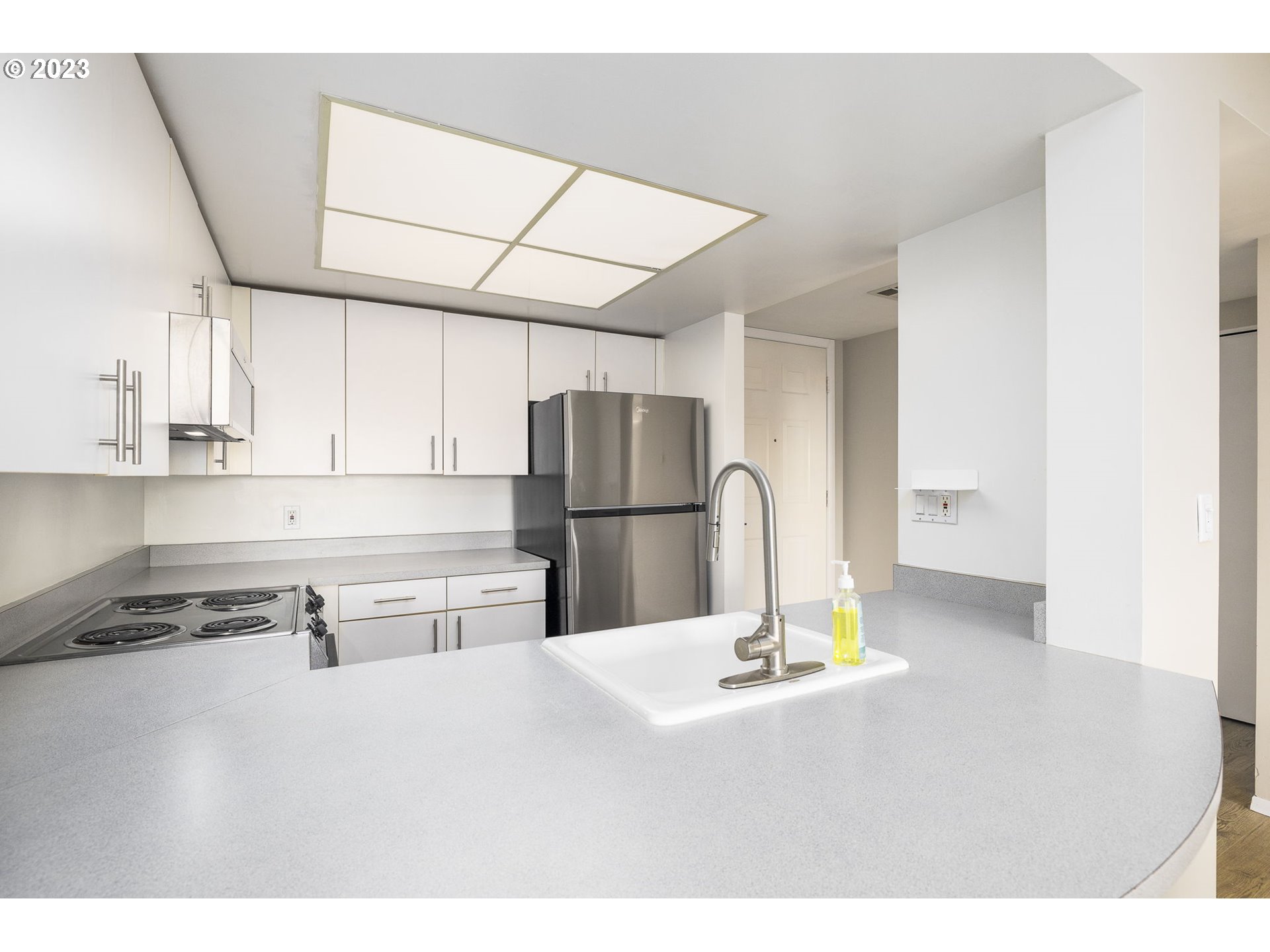 6645 W BURNSIDE RD 543