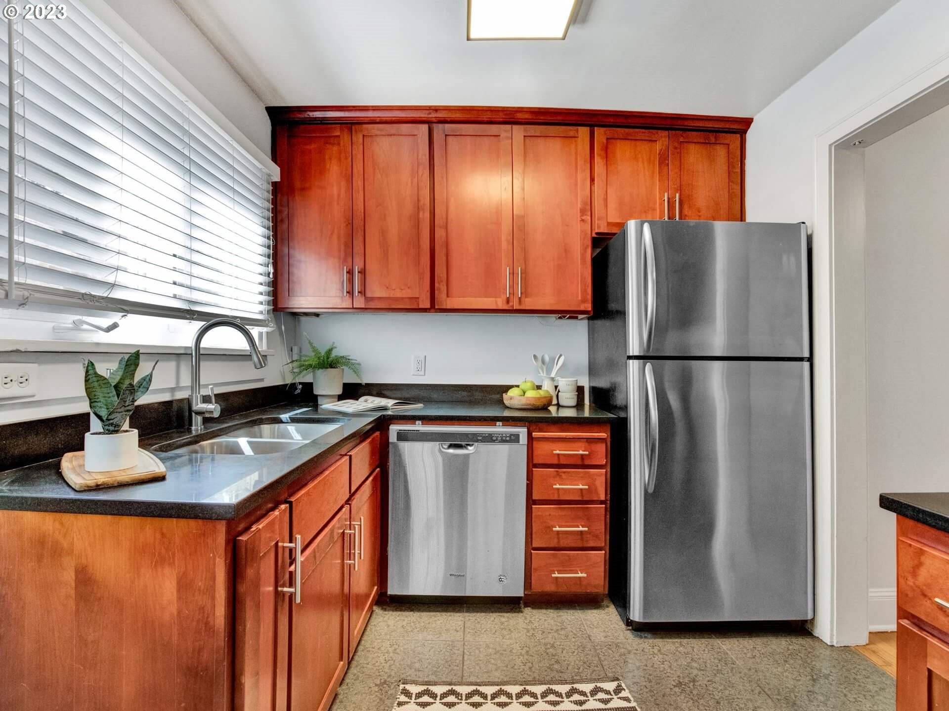 1411 SE 30TH AVE Unit: 8