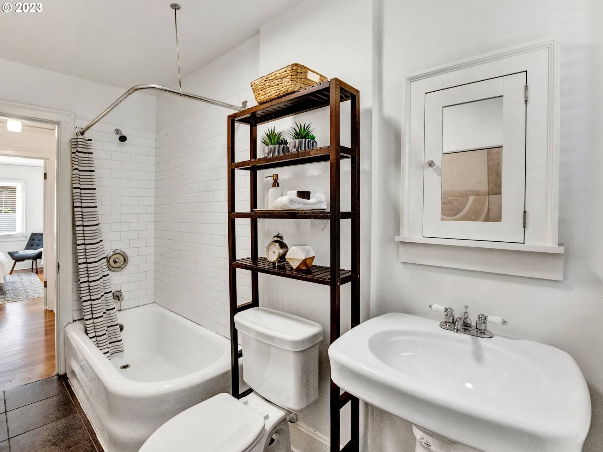 1411 SE 30TH AVE Unit: 8