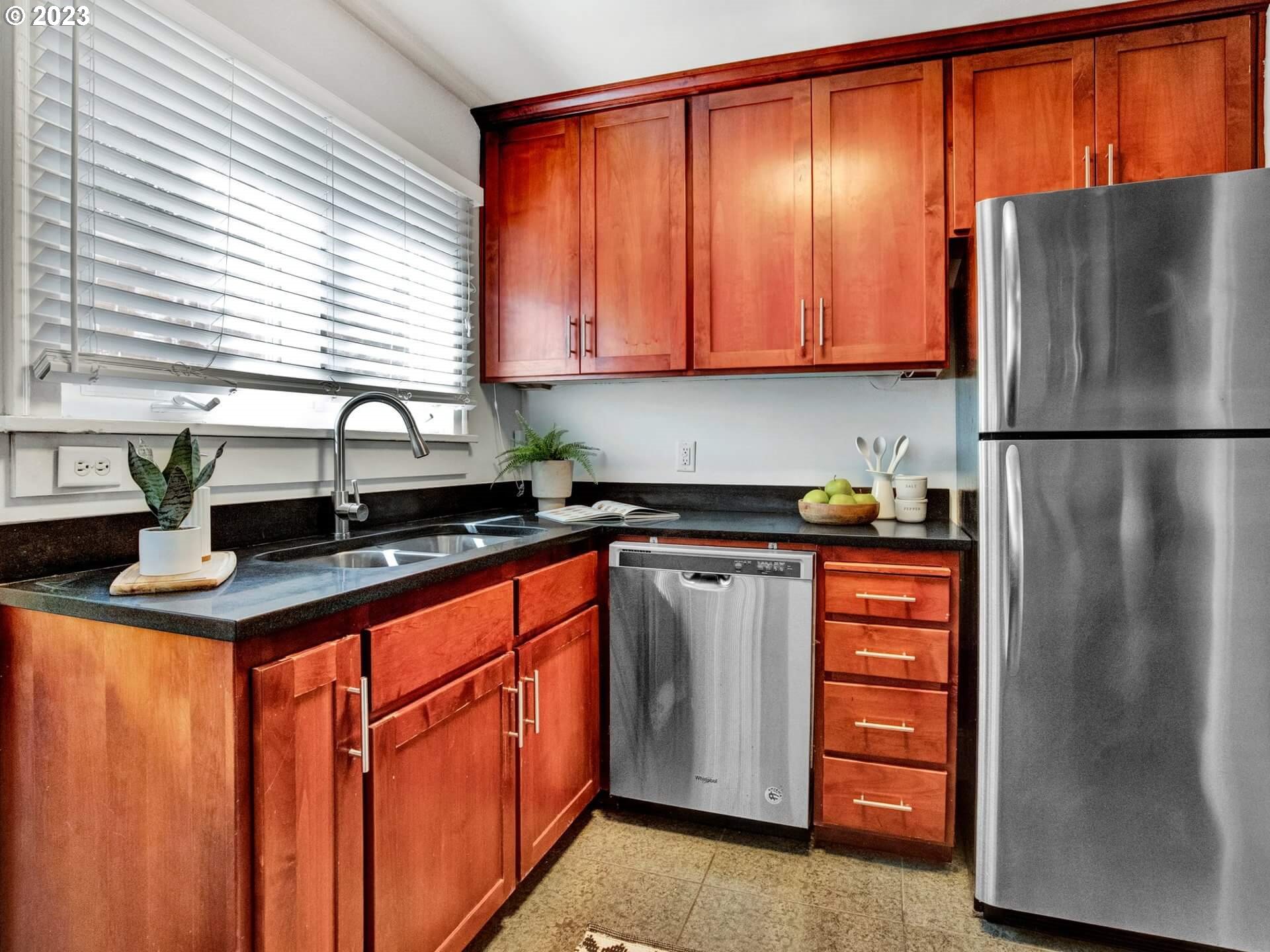 1411 SE 30TH AVE Unit: 8