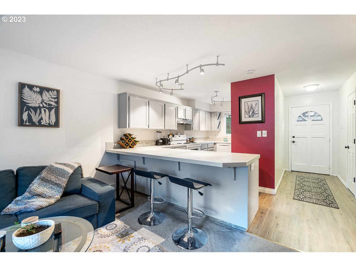 5005 SW MITCHELL ST Unit: 7