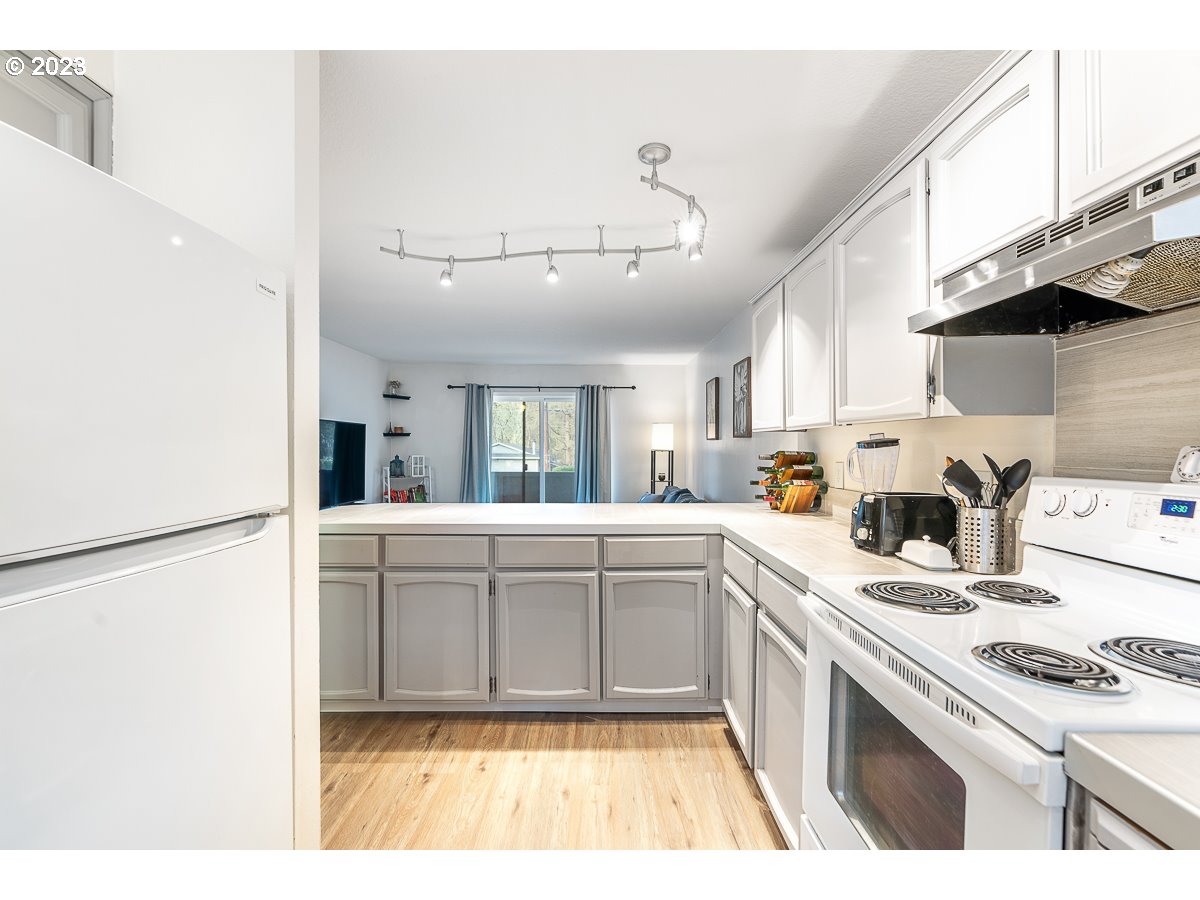 5005 SW MITCHELL ST Unit: 7