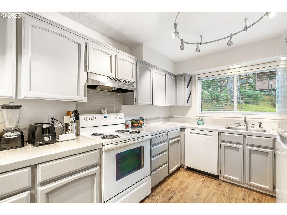 5005 SW MITCHELL ST Unit: 7