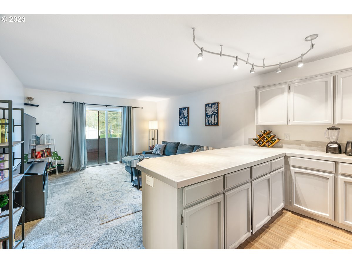 5005 SW MITCHELL ST Unit: 7