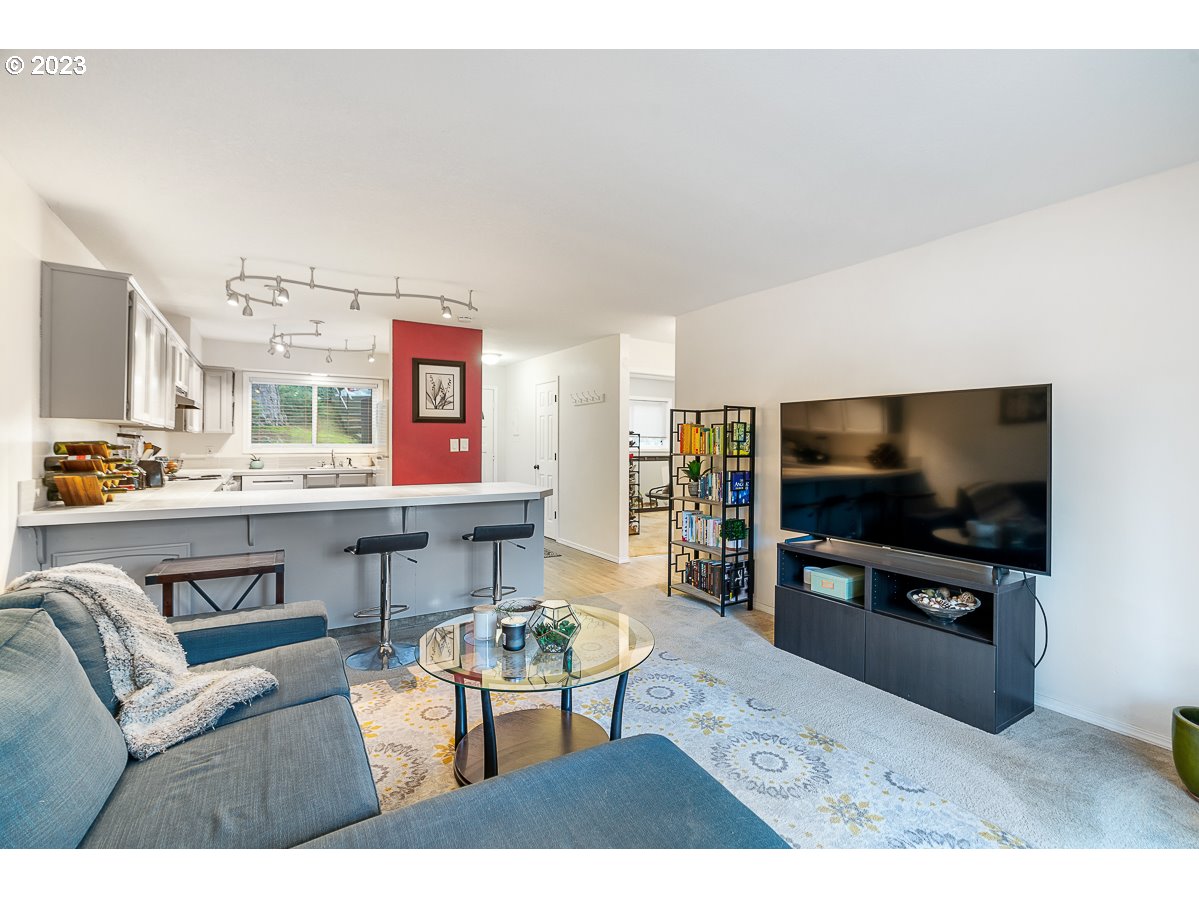 5005 SW MITCHELL ST Unit: 7