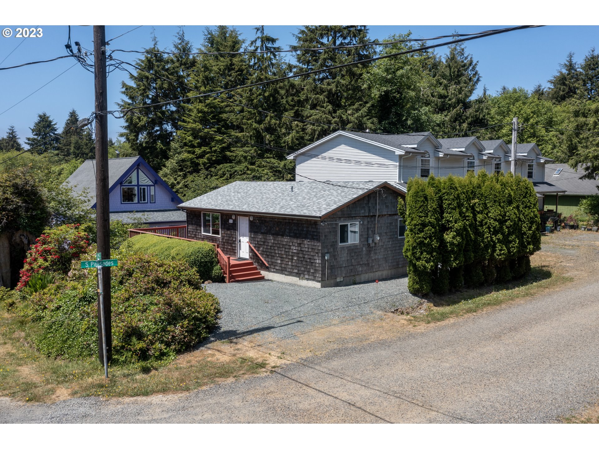 195 S PALISADES ST