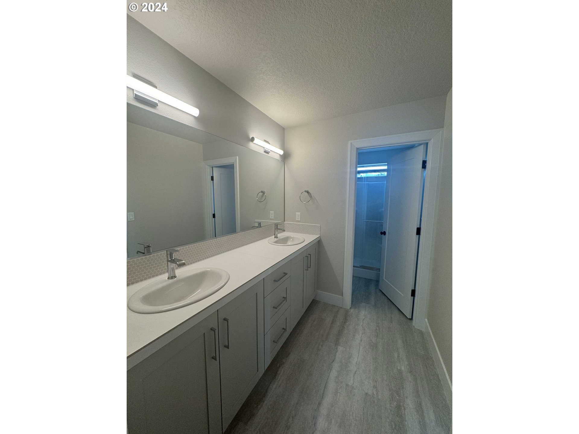 2400 SE Maybrook LN L15A