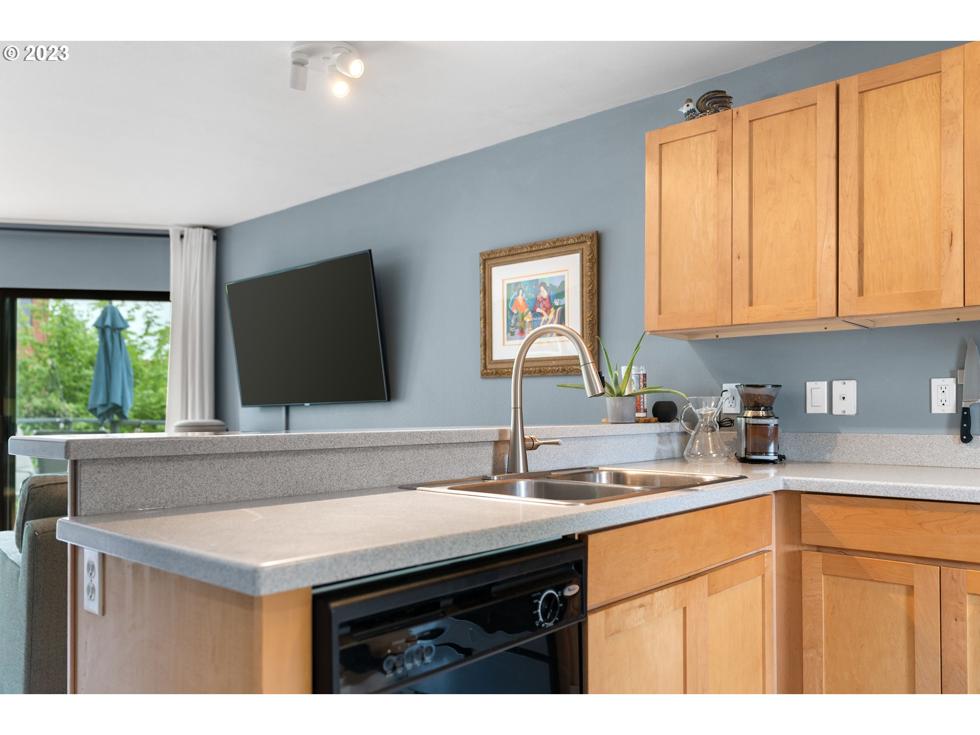 620 NW NAITO PKWY B11