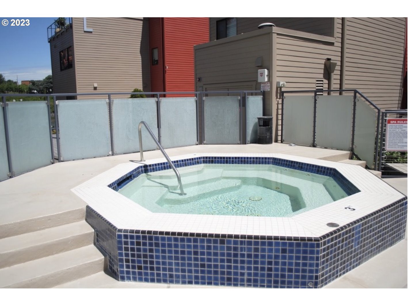 620 NW NAITO PKWY B11