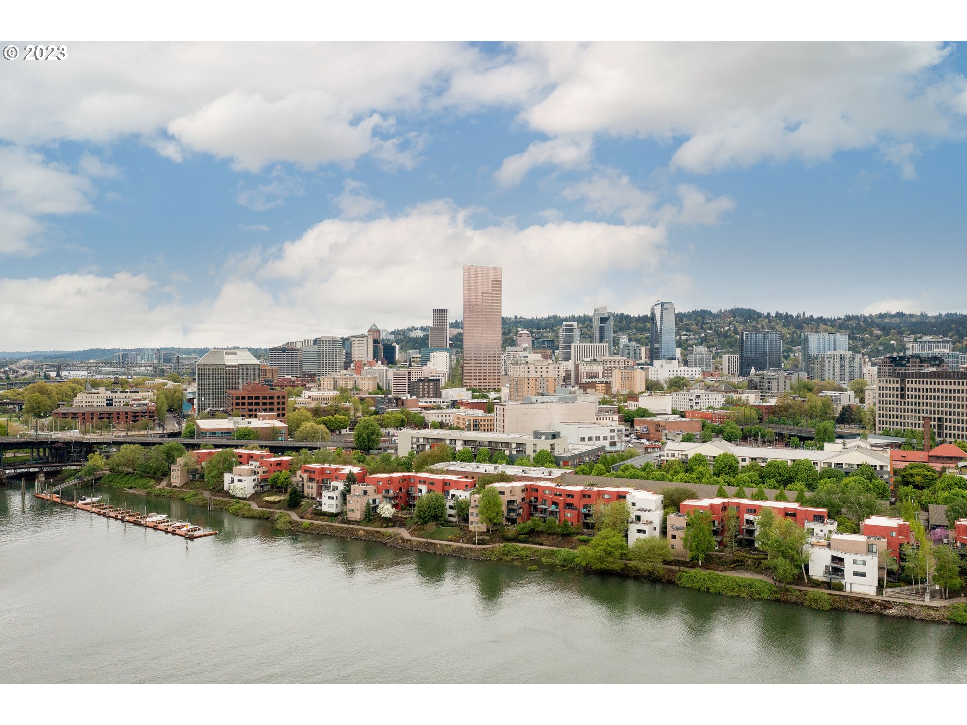 620 NW NAITO PKWY B11