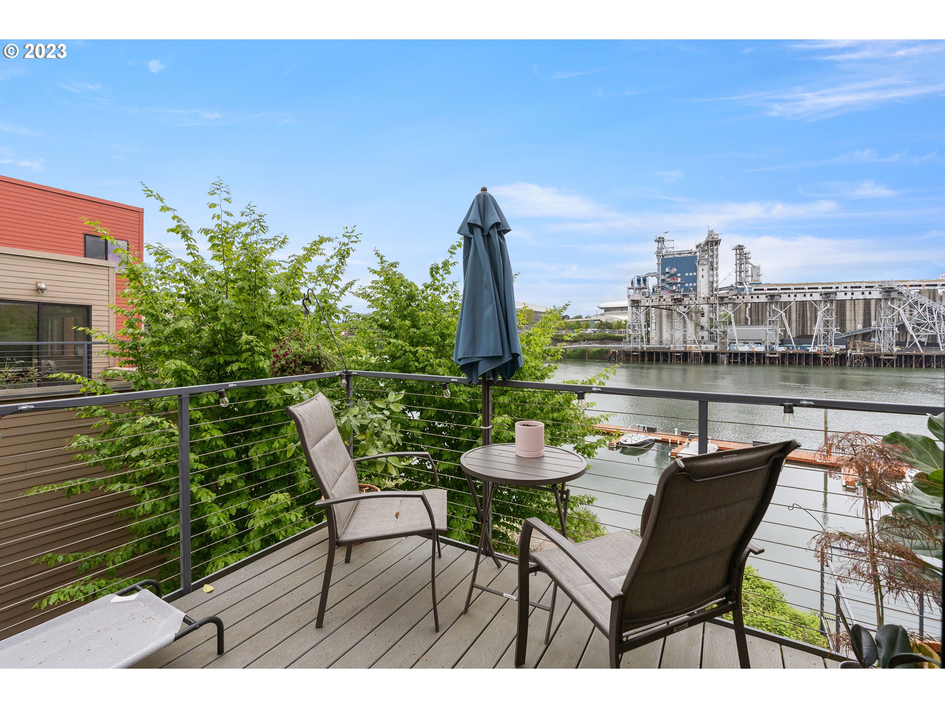 620 NW NAITO PKWY B11