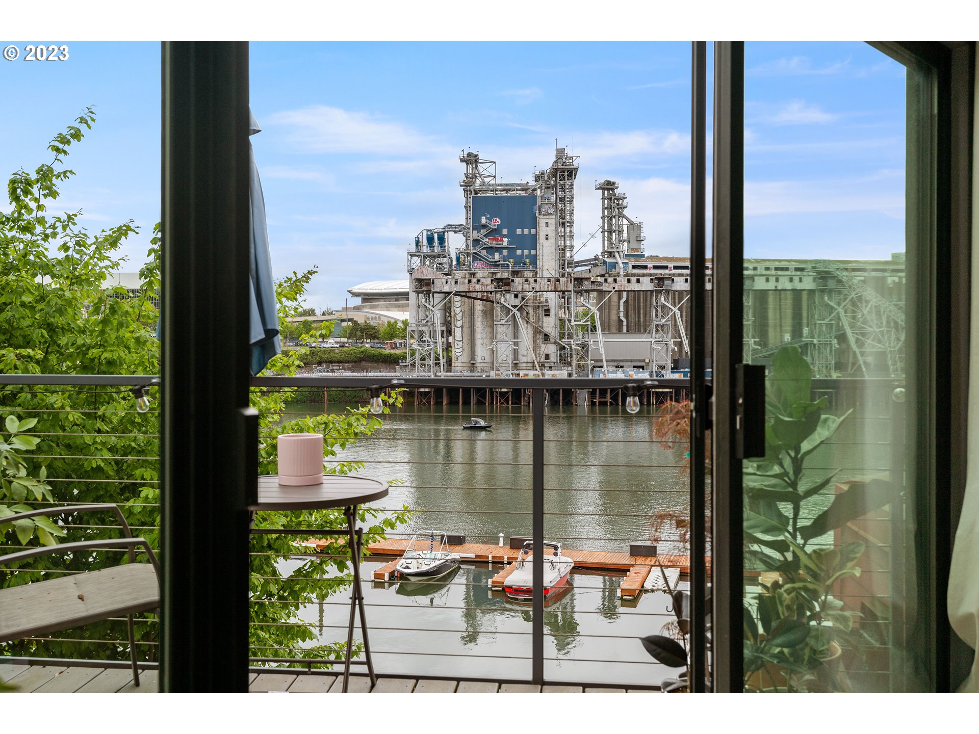 620 NW NAITO PKWY B11